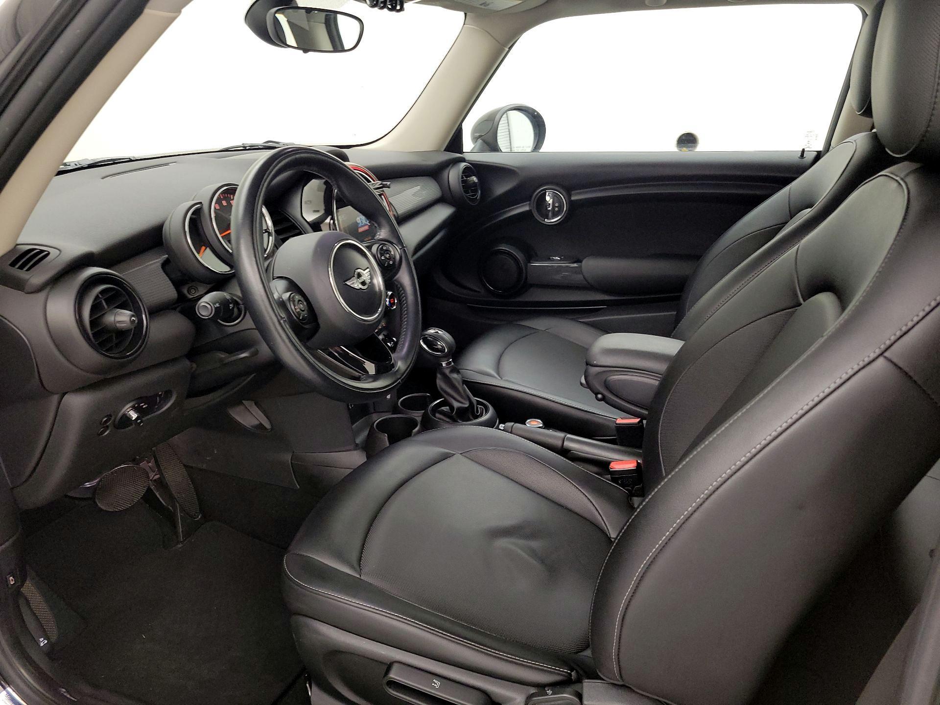Thumbnail: 2017 MINI Cooper Hardtop - 11