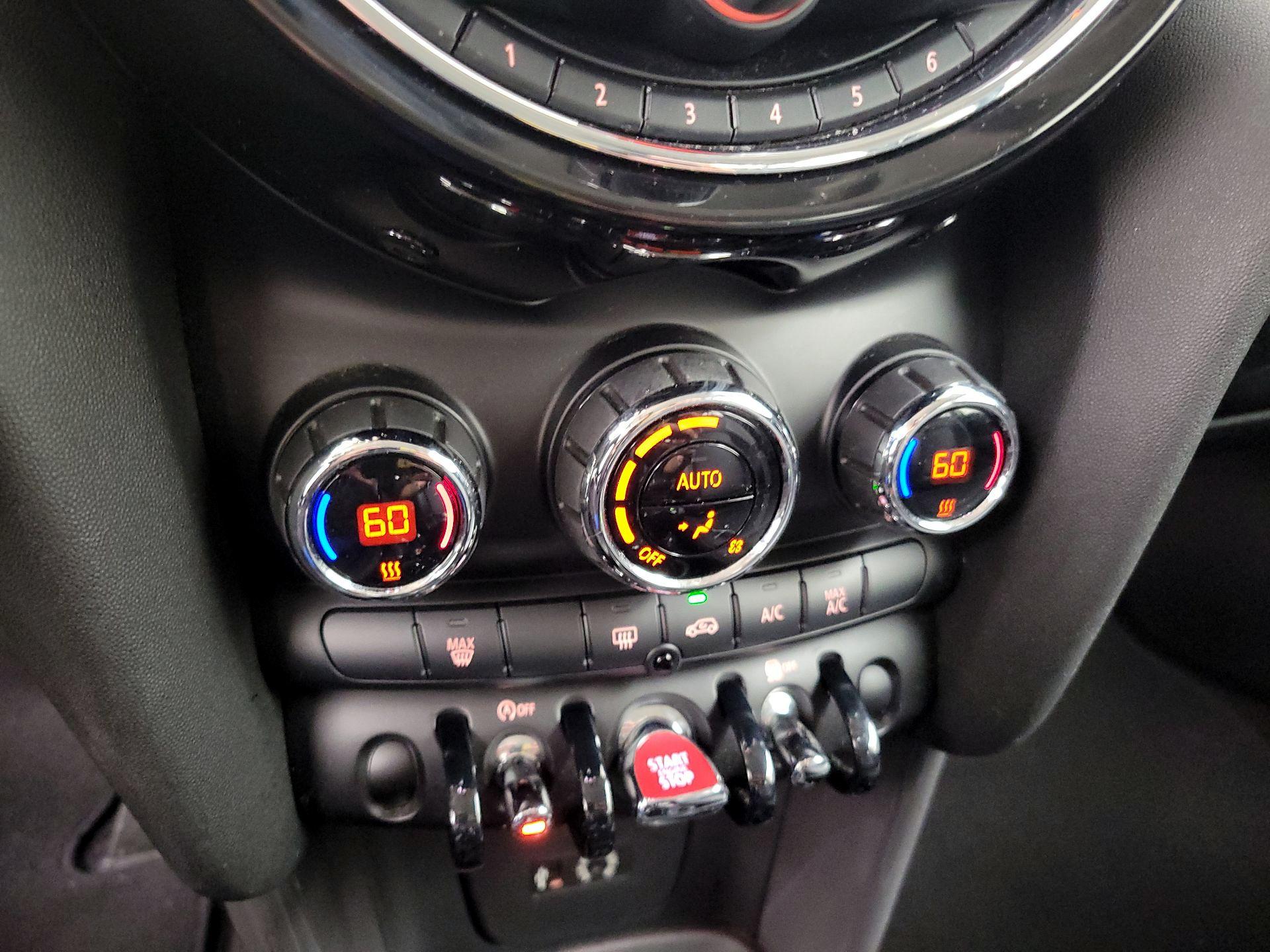 Thumbnail: 2017 MINI Cooper Hardtop - 15