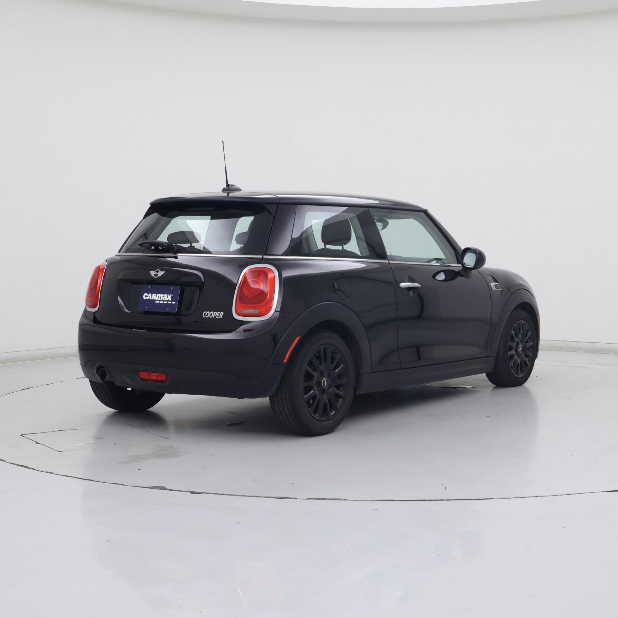 Thumbnail: 2017 MINI Cooper Hardtop - 8