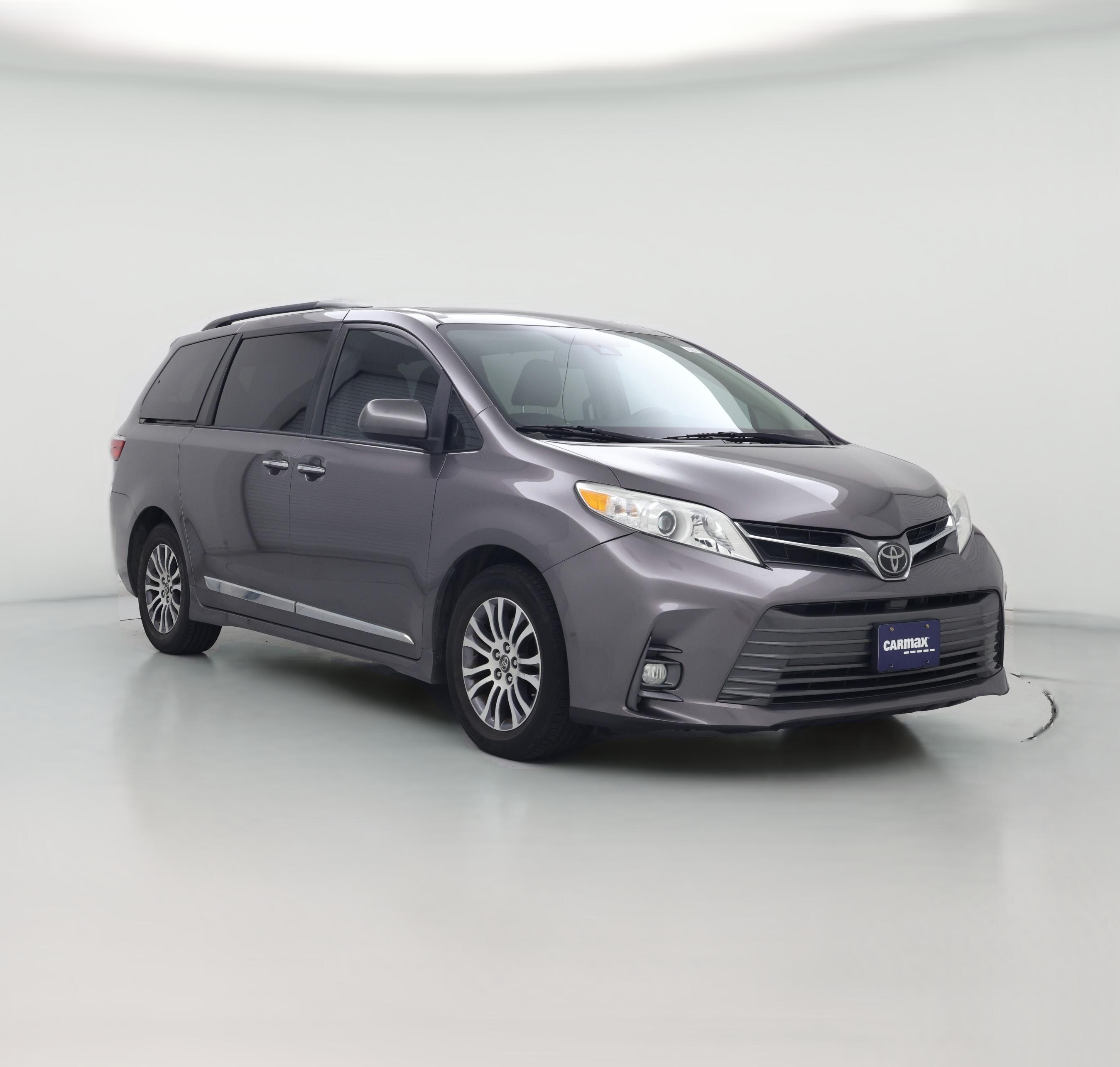 Thumbnail: 2019 Toyota Sienna - 1