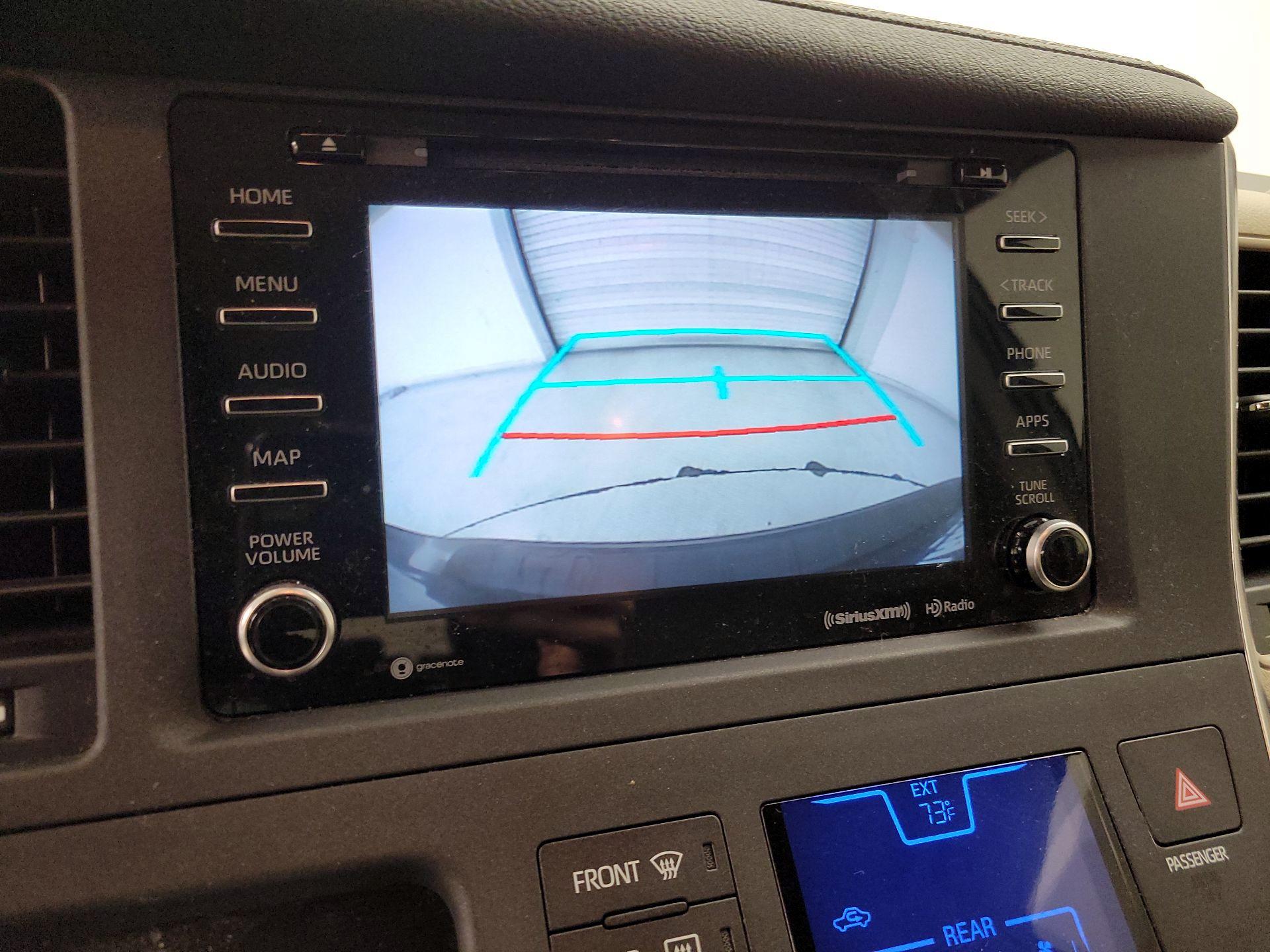 Thumbnail: 2019 Toyota Sienna - 15