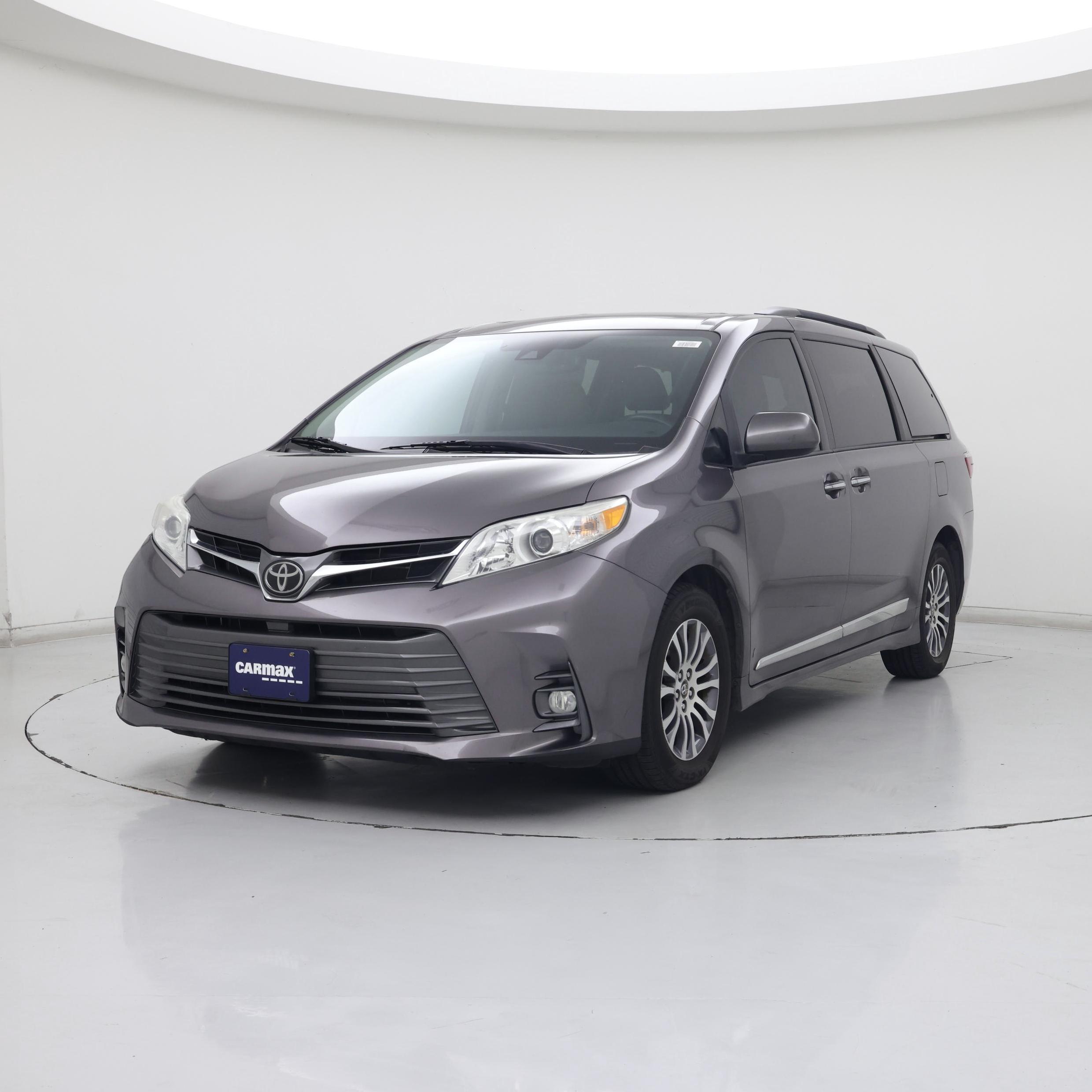 Thumbnail: 2019 Toyota Sienna - 4