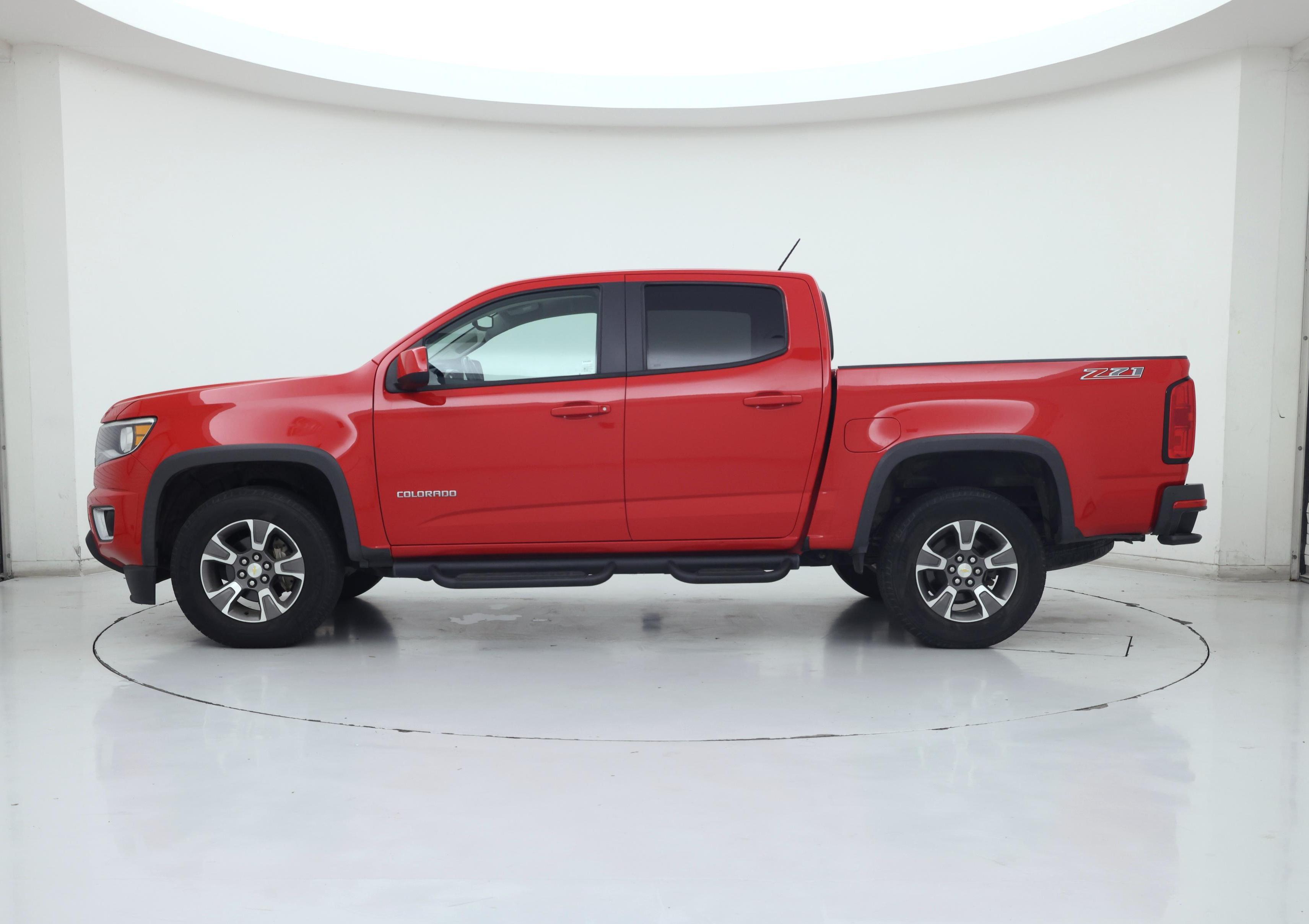 Thumbnail: 2017 Chevrolet Colorado - 3