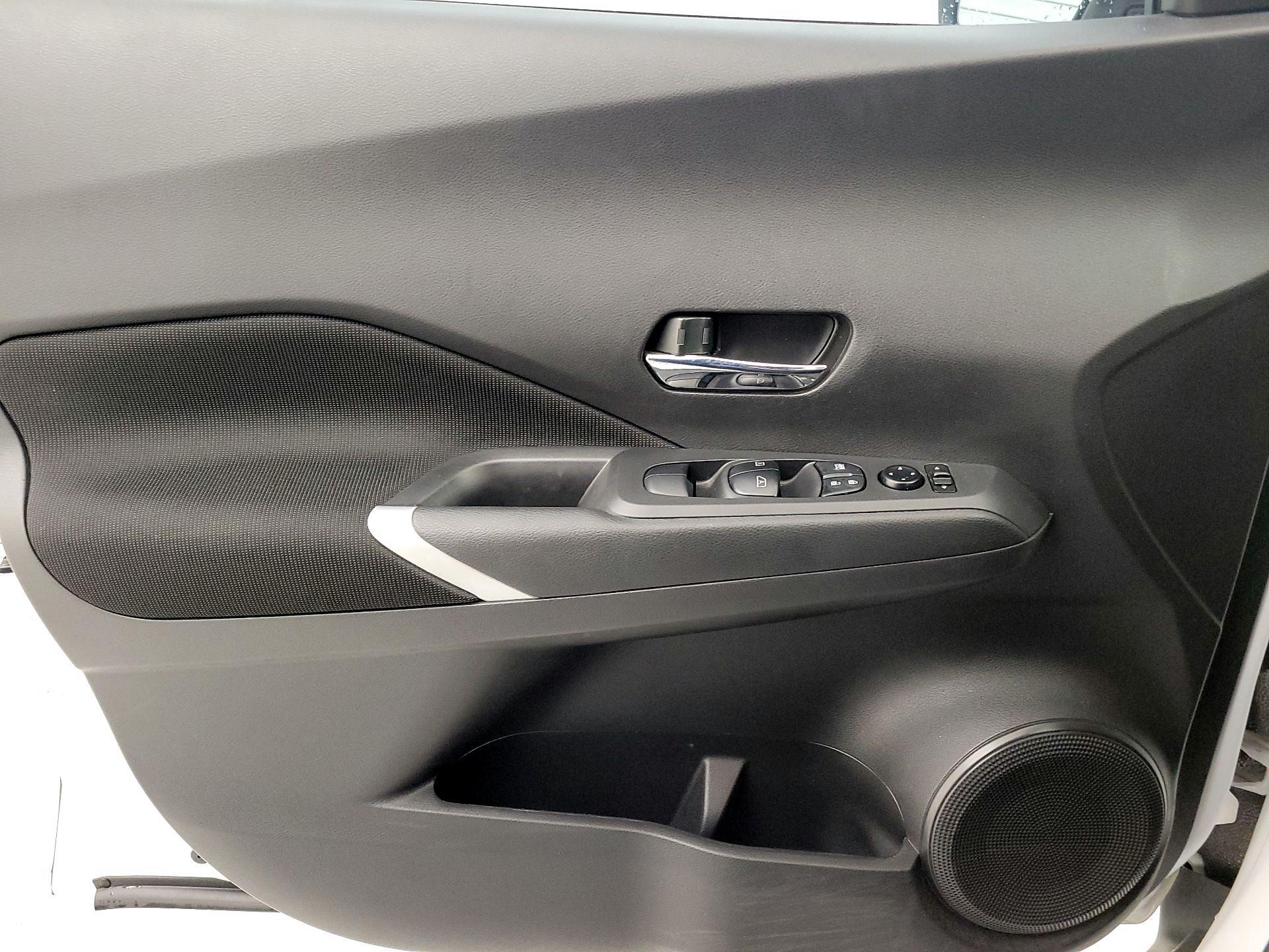 Thumbnail: 2023 Nissan Kicks - 12