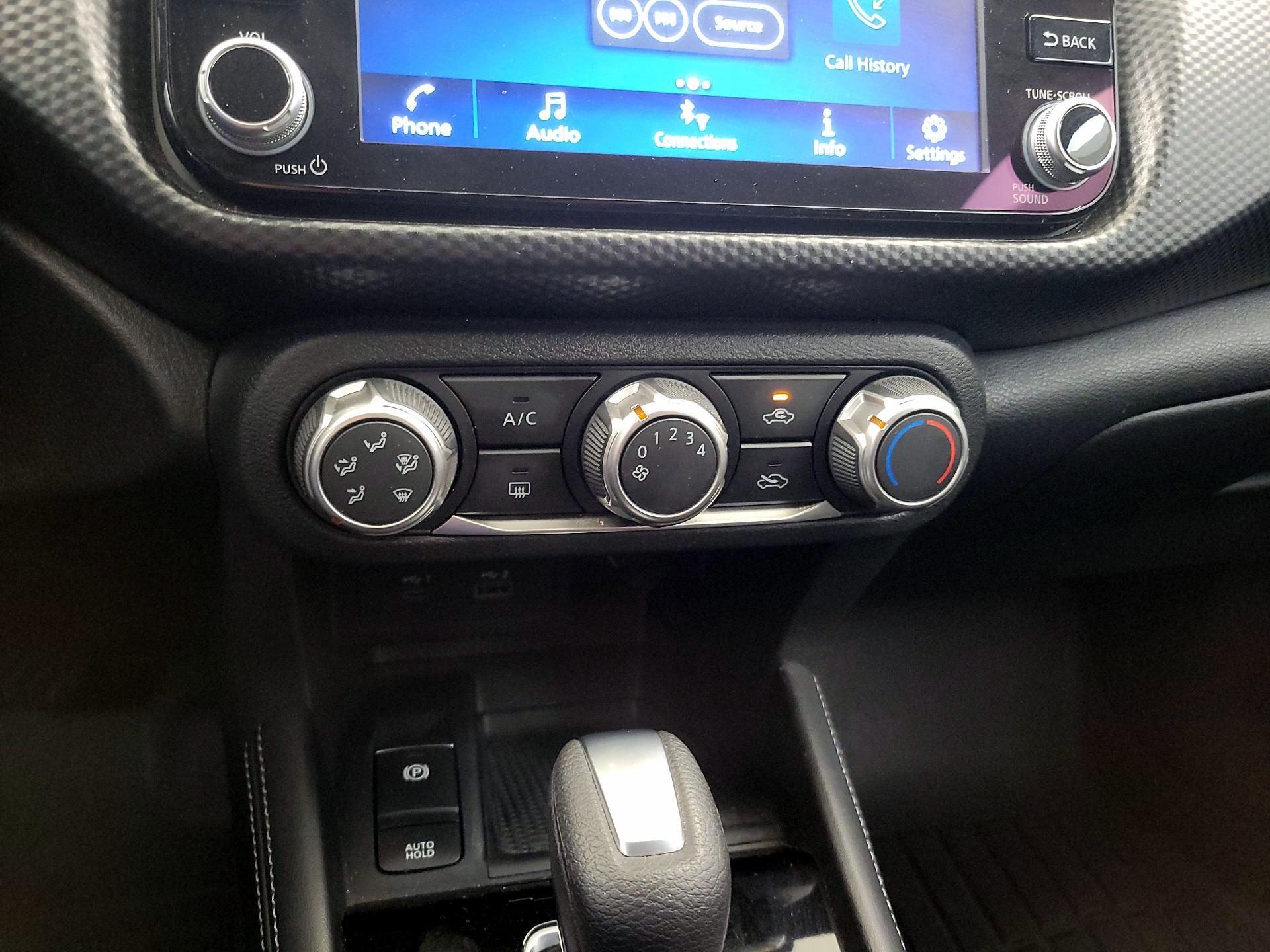 Thumbnail: 2023 Nissan Kicks - 16