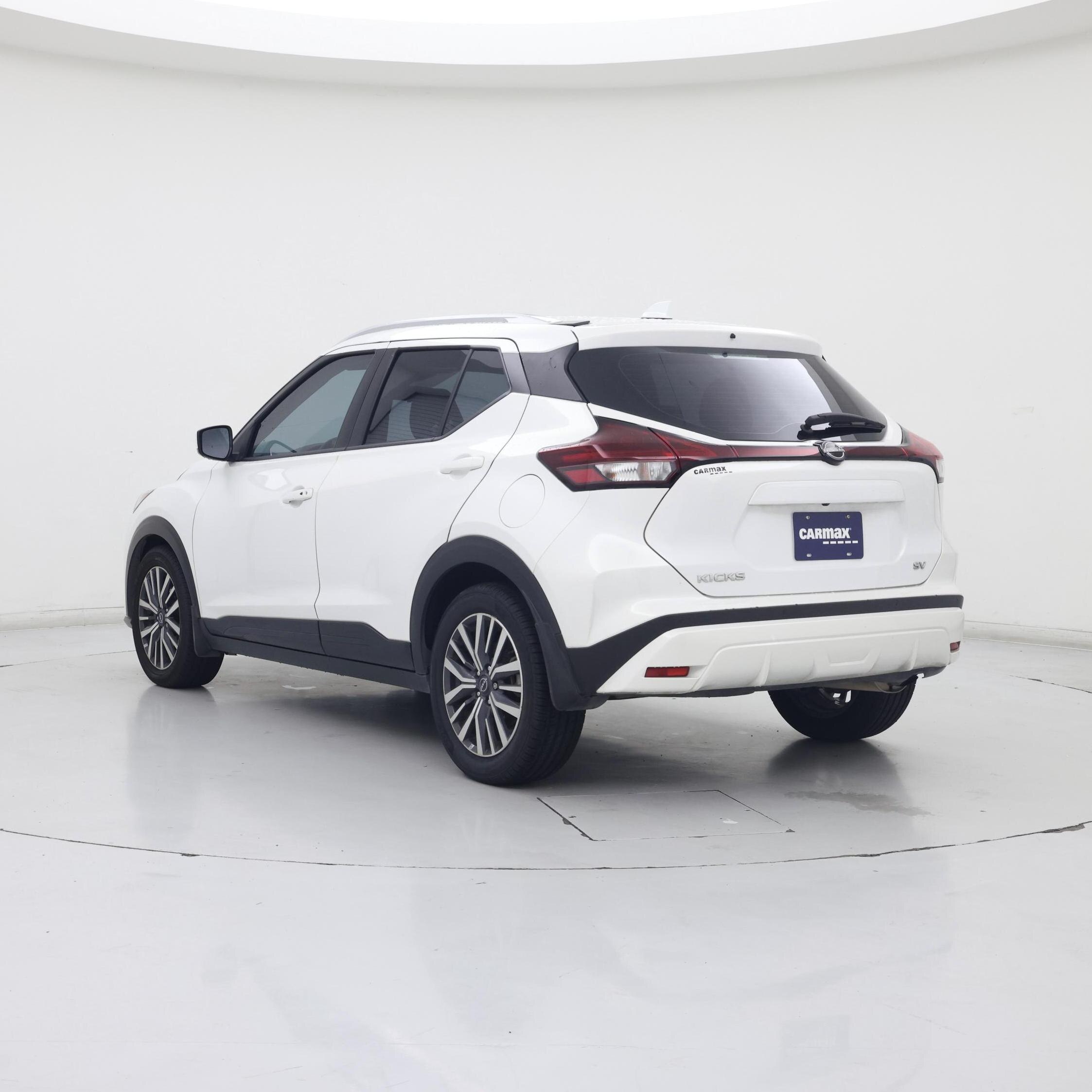 Thumbnail: 2023 Nissan Kicks - 2