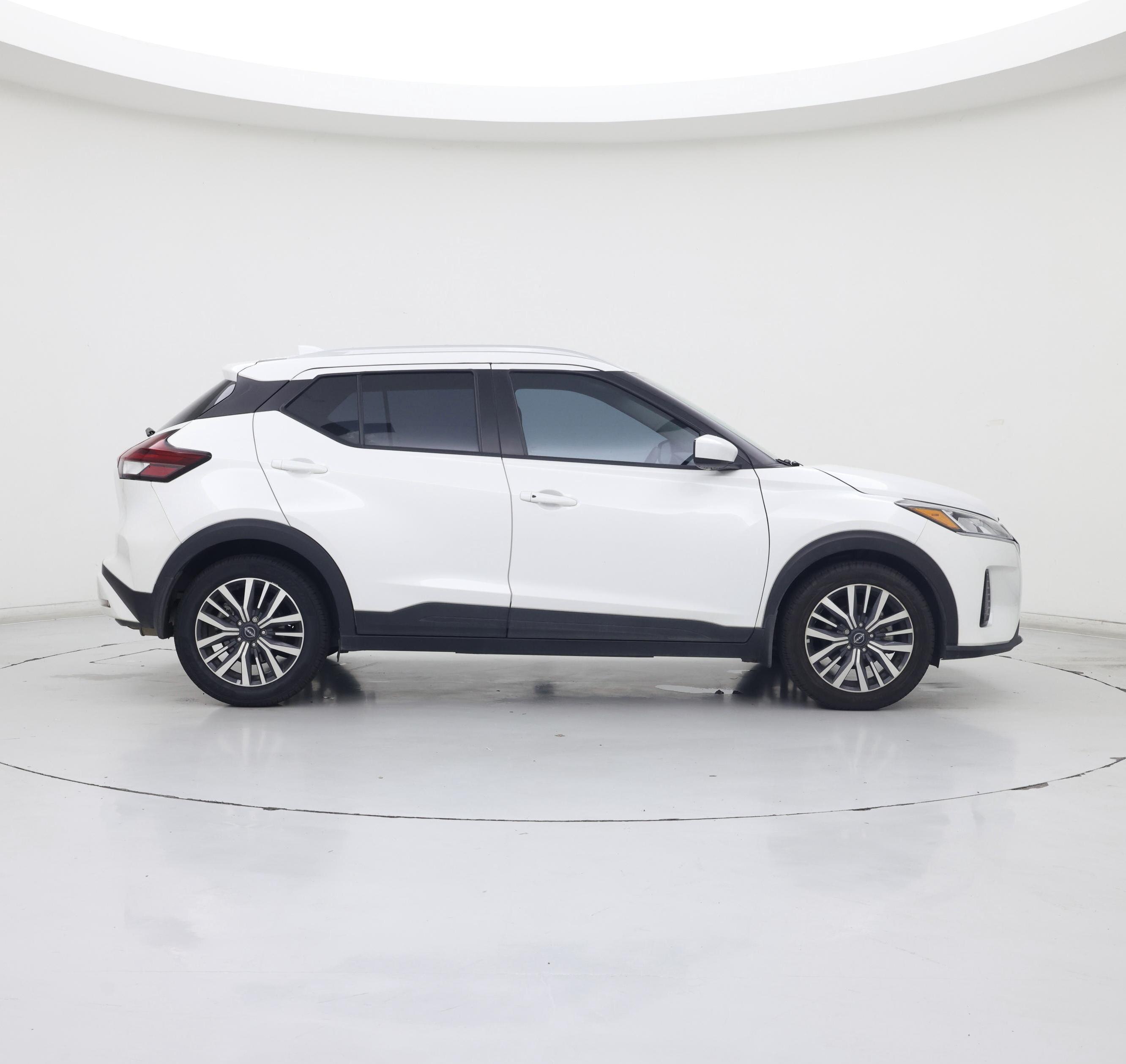 Thumbnail: 2023 Nissan Kicks - 7