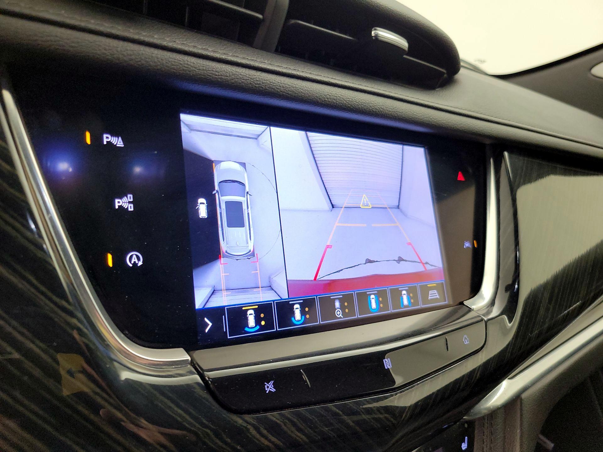 Thumbnail: 2020 Cadillac XT6 - 14