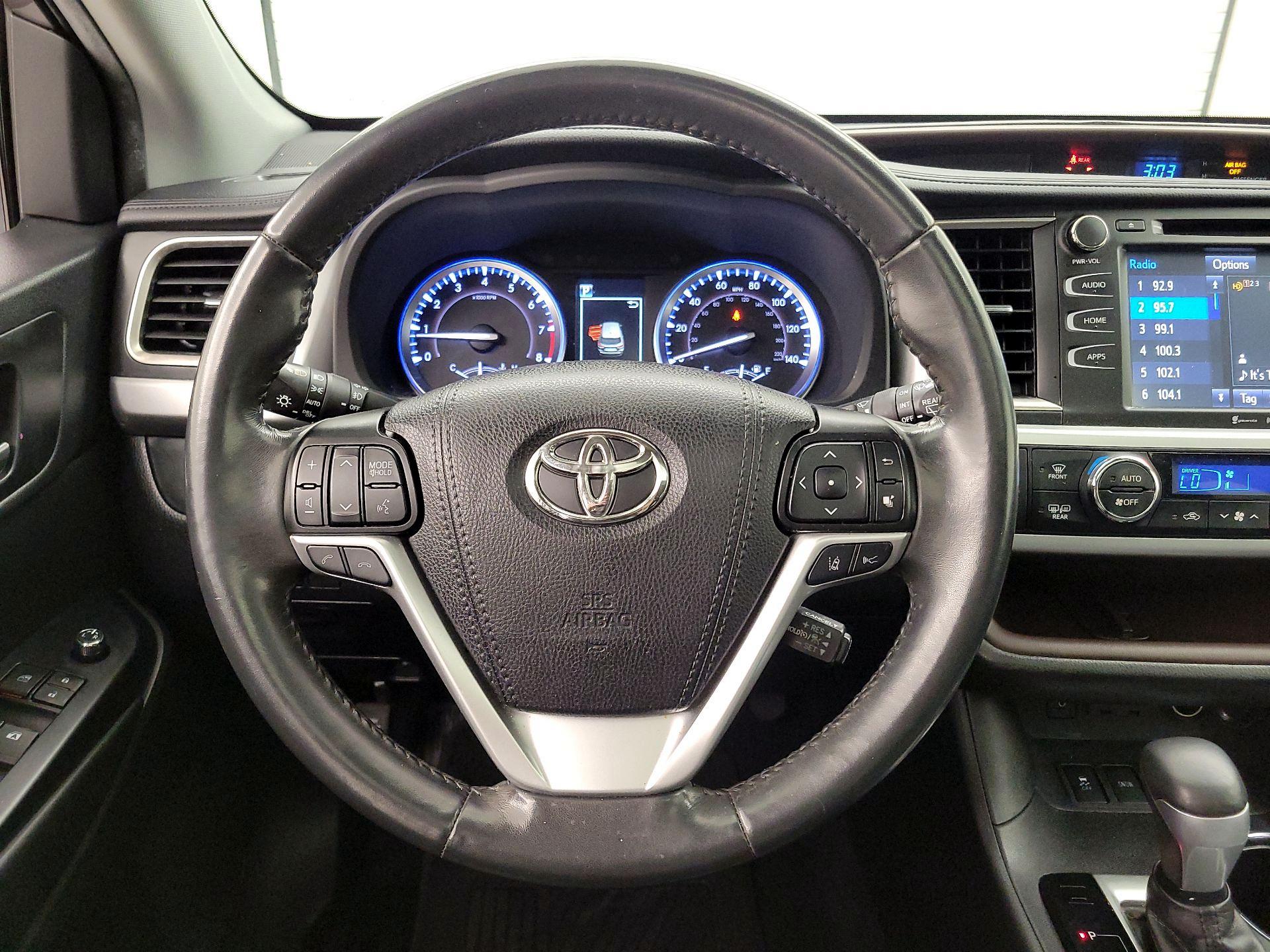 Thumbnail: 2019 Toyota Highlander - 10