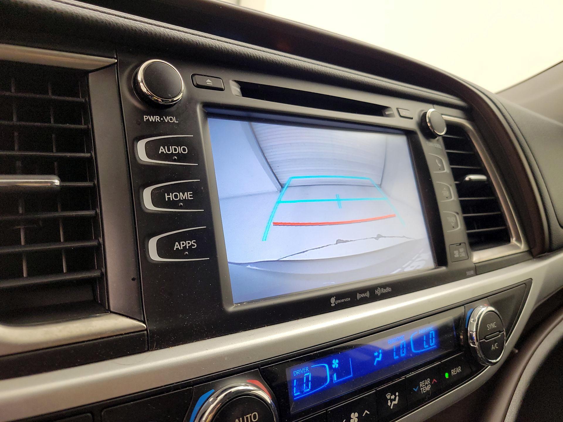 Thumbnail: 2019 Toyota Highlander - 14