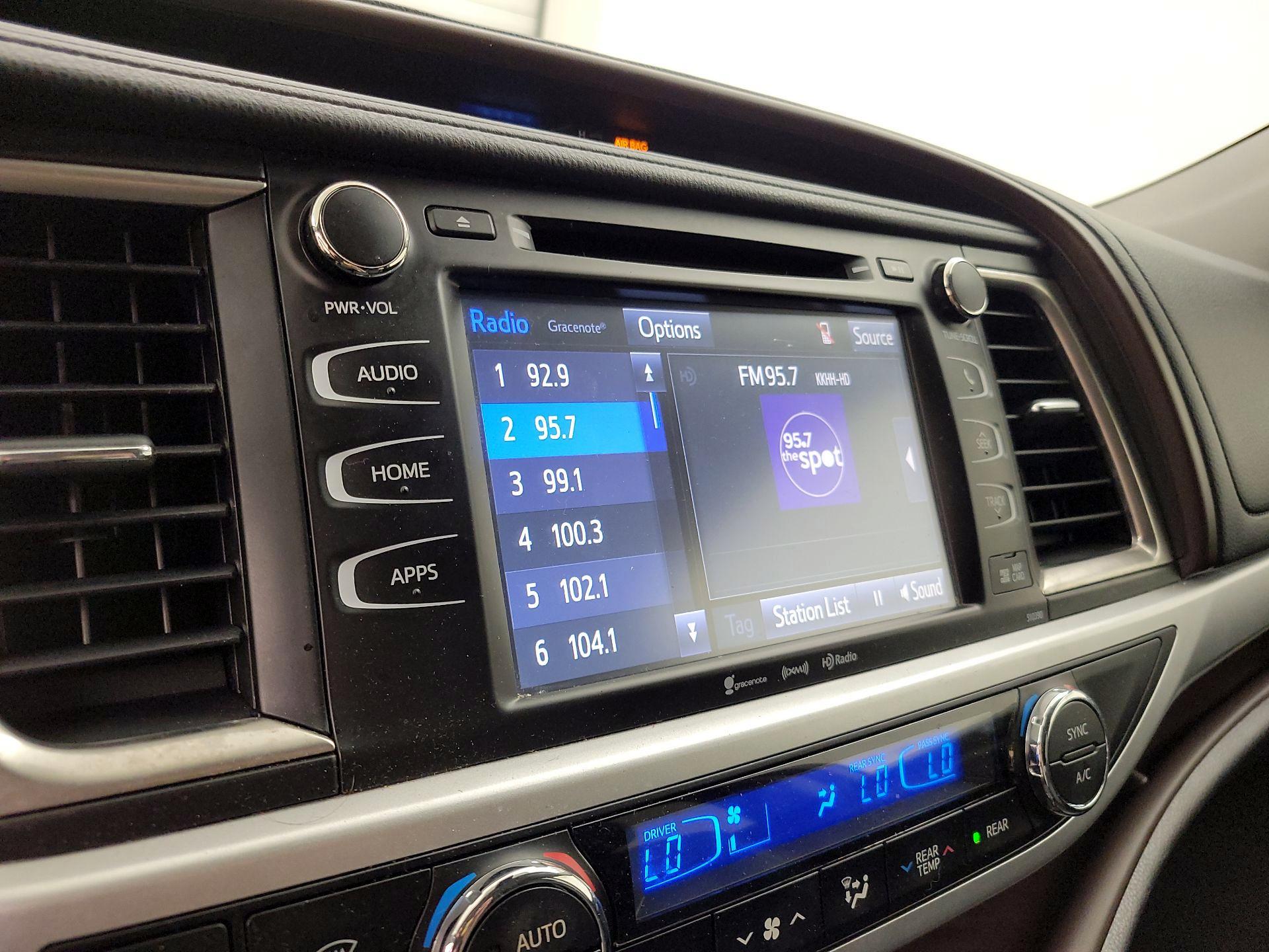 Thumbnail: 2019 Toyota Highlander - 15