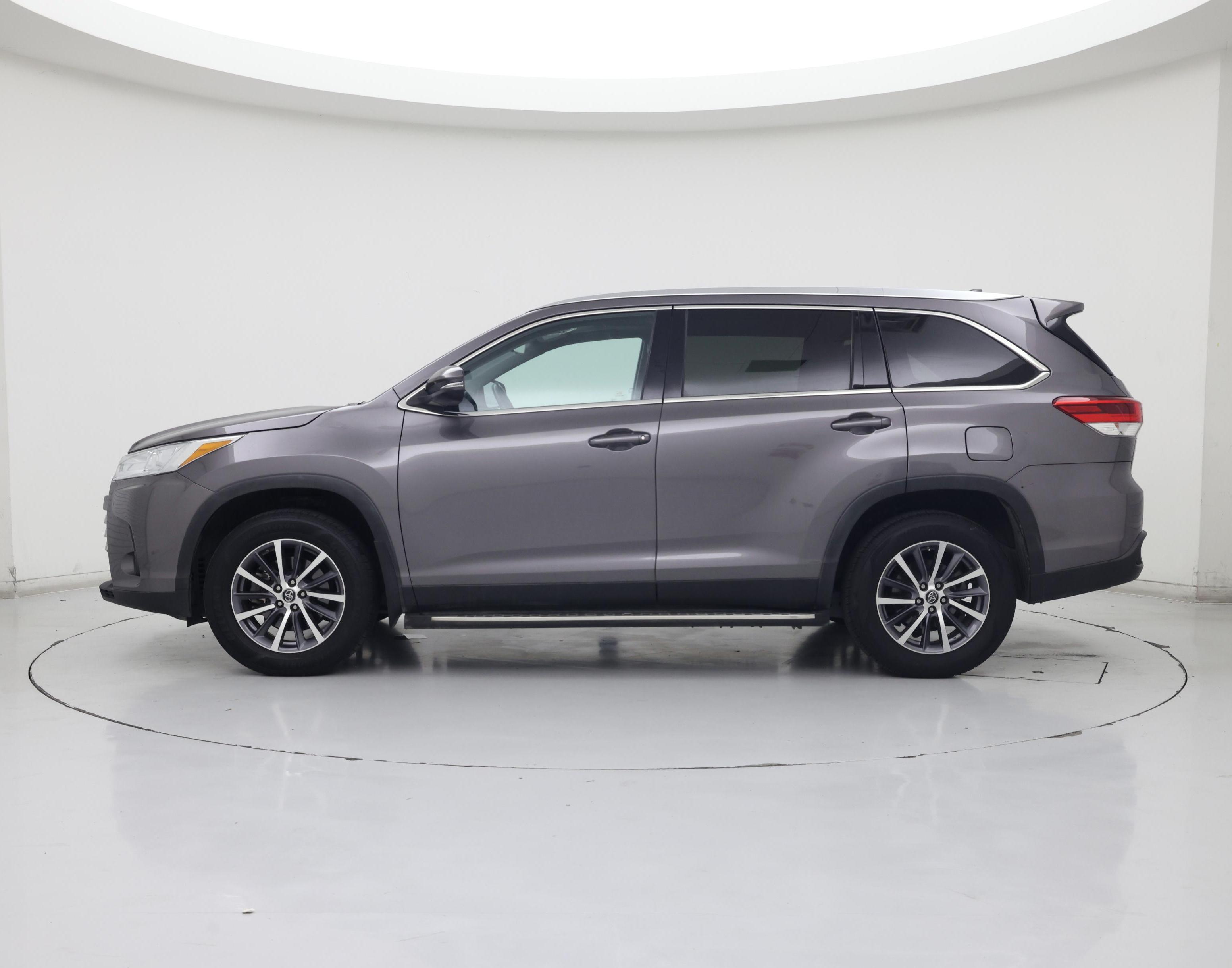 Thumbnail: 2019 Toyota Highlander - 3