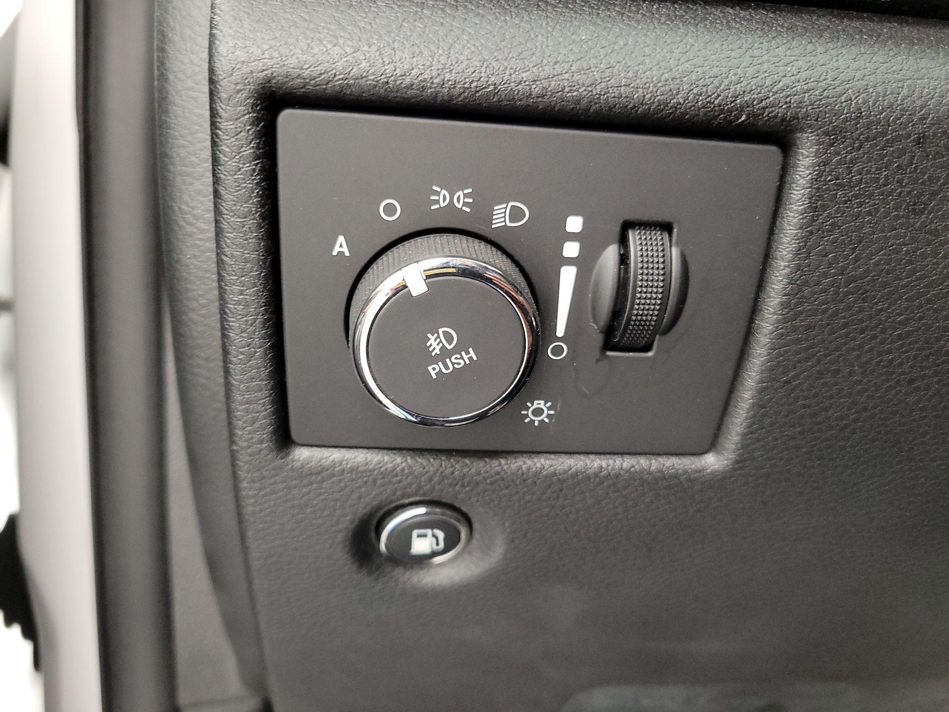 Thumbnail: 2016 Jeep Grand Cherokee - 13