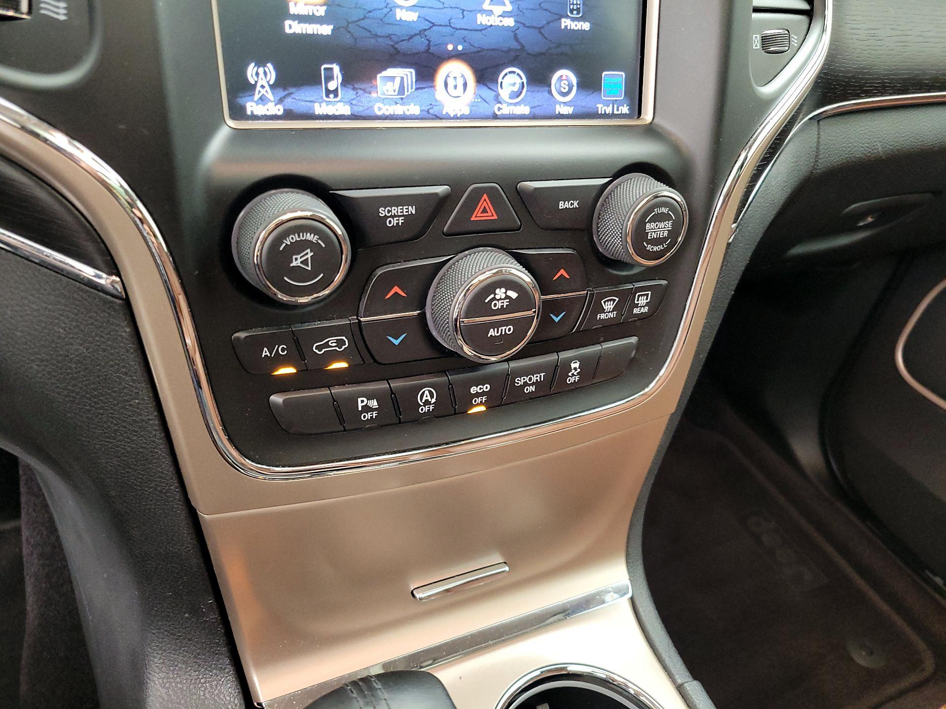 Thumbnail: 2016 Jeep Grand Cherokee - 17