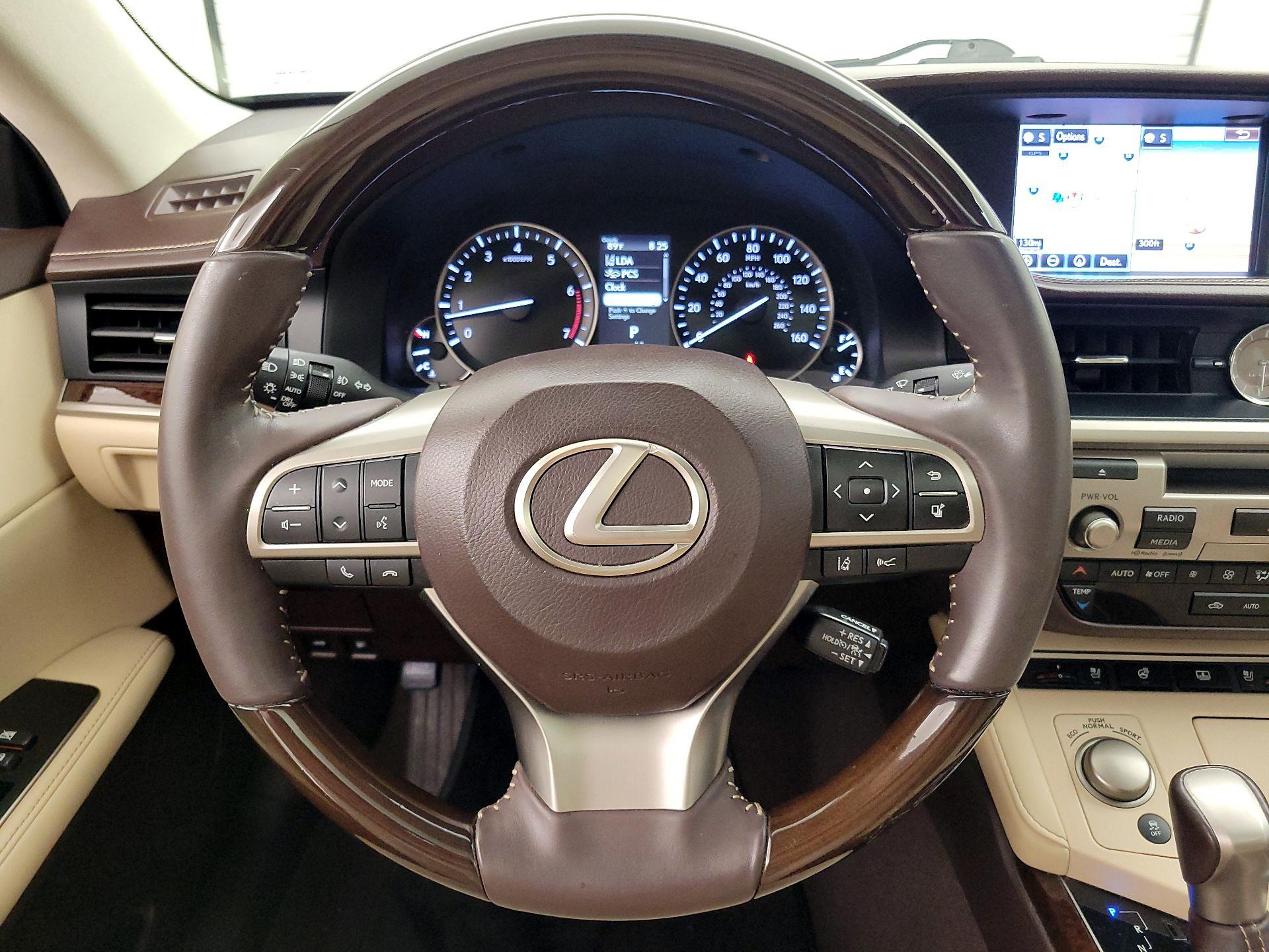 Thumbnail: 2016 Lexus ES - 10
