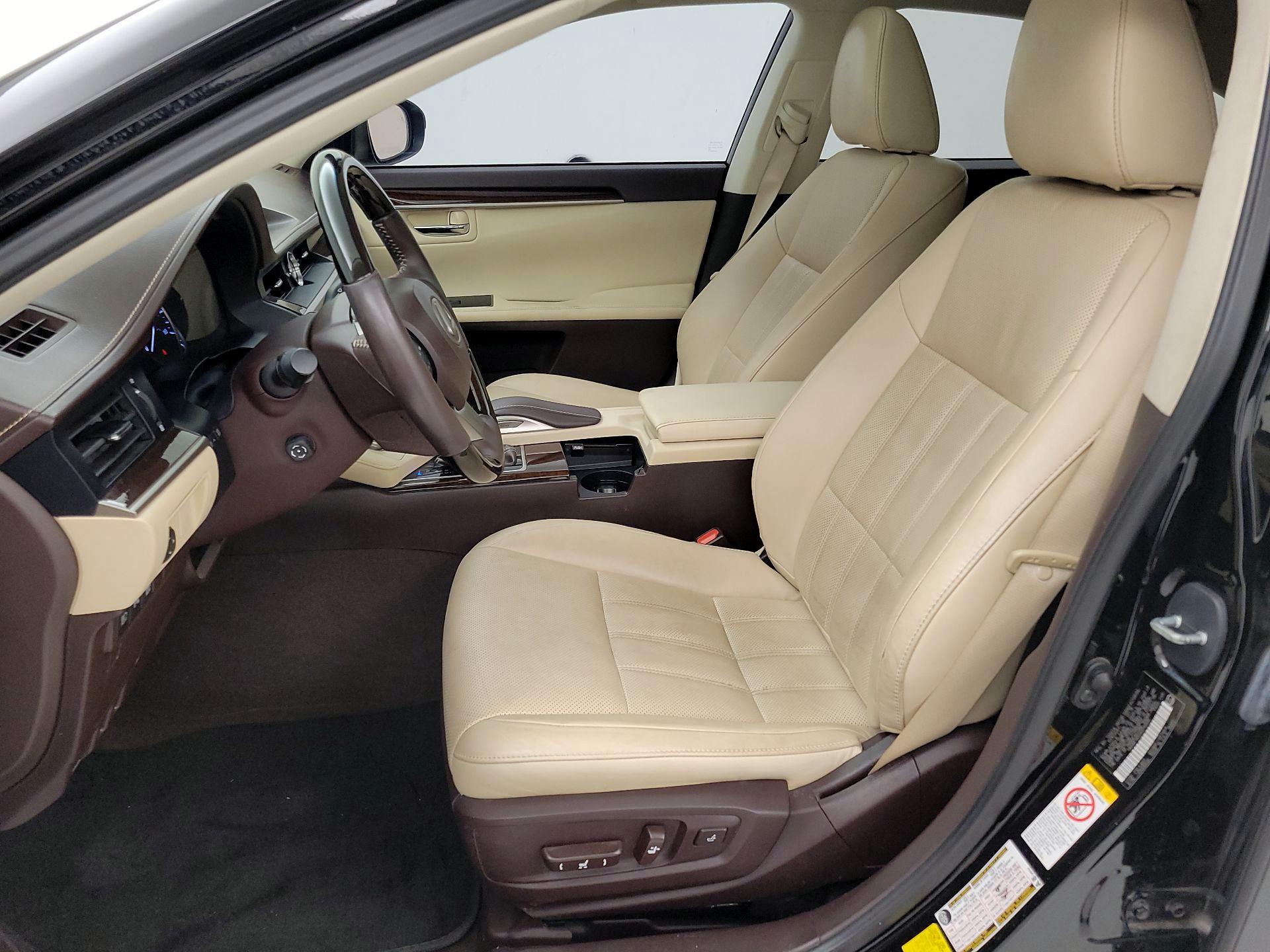 Thumbnail: 2016 Lexus ES - 11