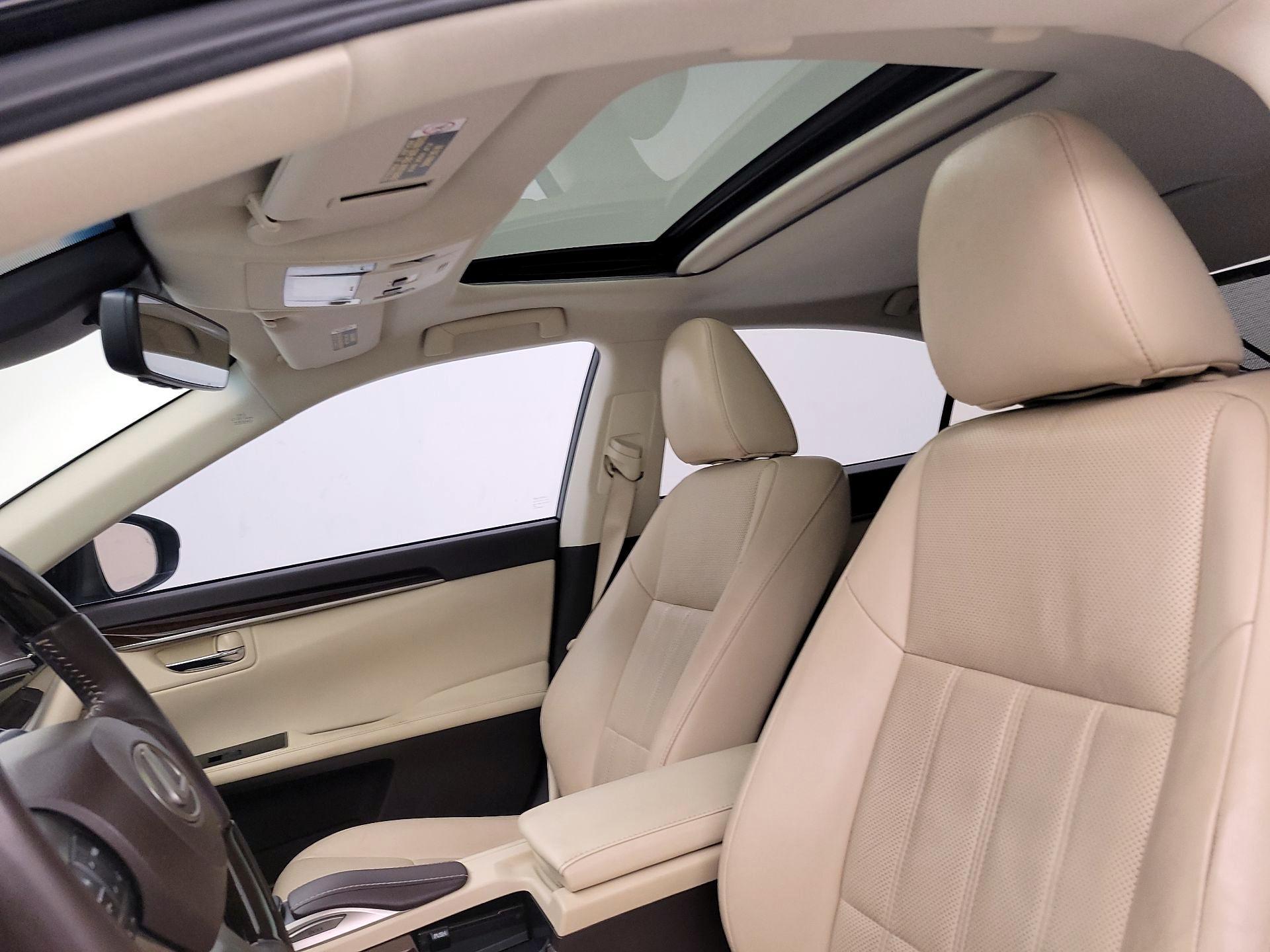 Thumbnail: 2016 Lexus ES - 20