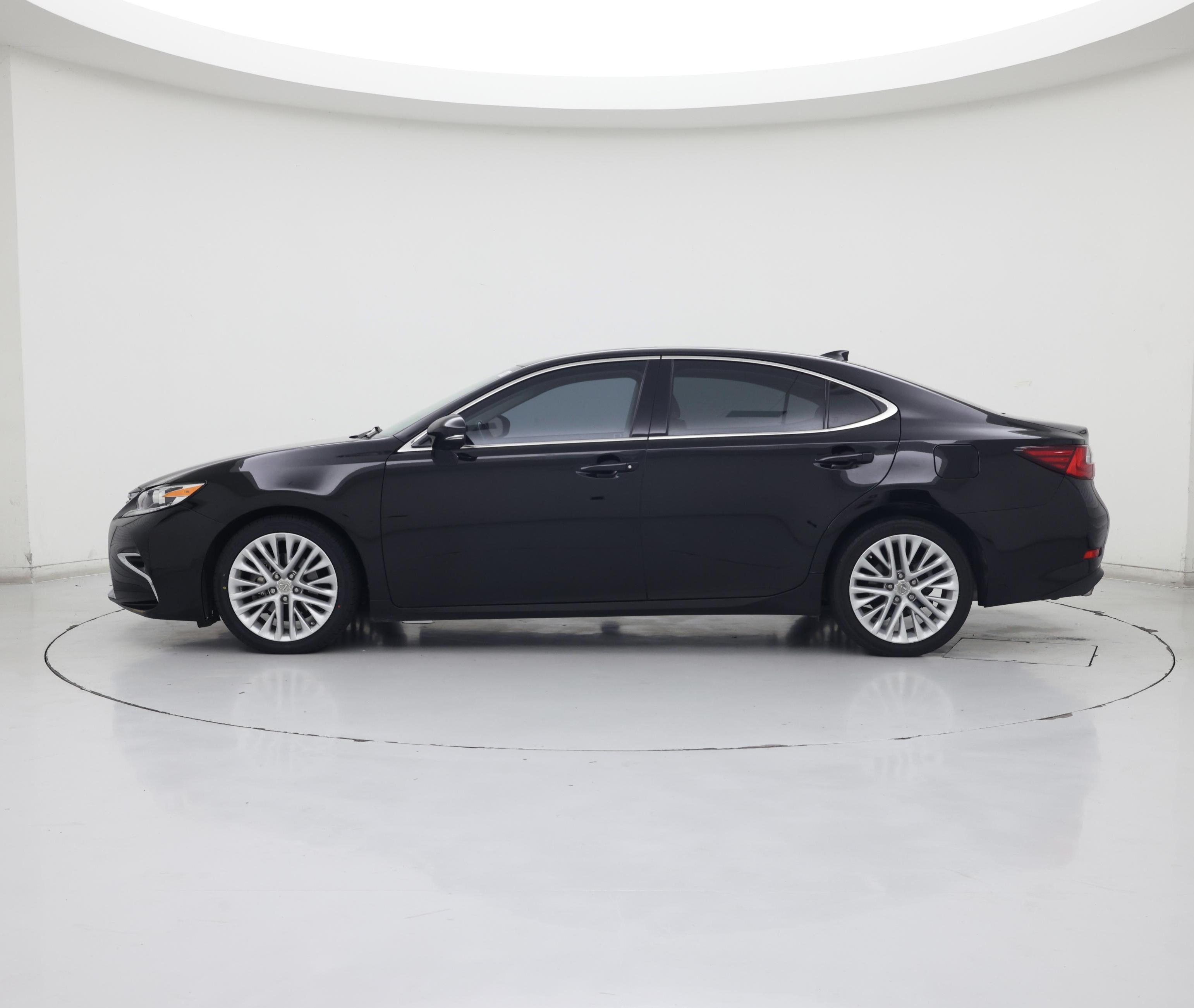 Thumbnail: 2016 Lexus ES - 3