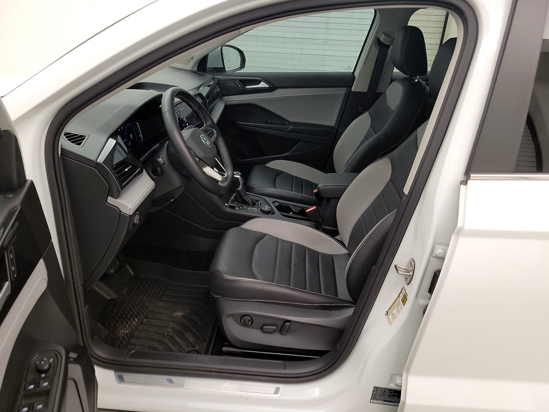 Thumbnail: 2022 Volkswagen Taos - 11