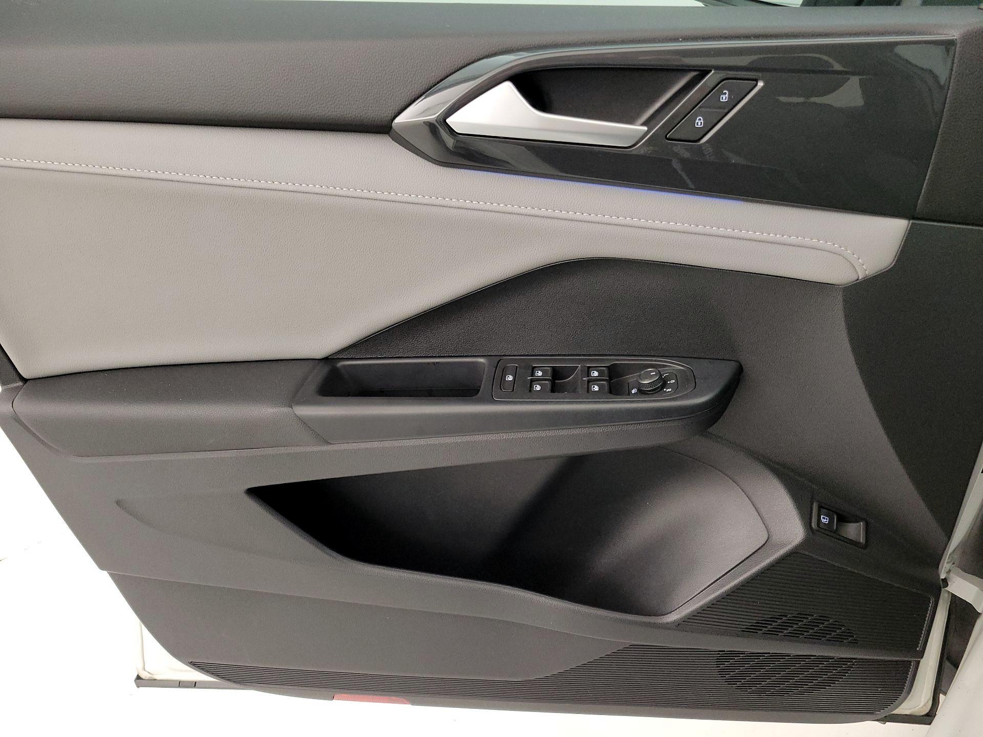 Thumbnail: 2022 Volkswagen Taos - 12