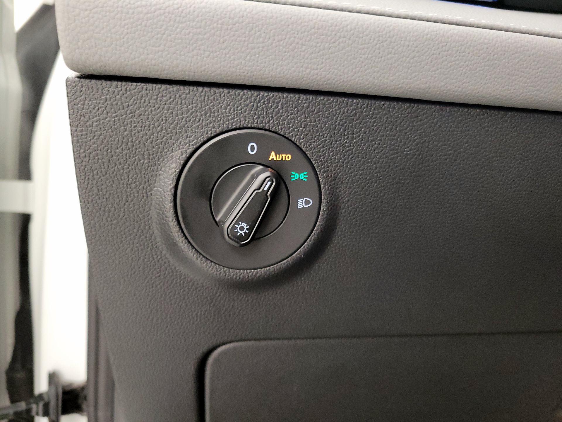 Thumbnail: 2022 Volkswagen Taos - 13