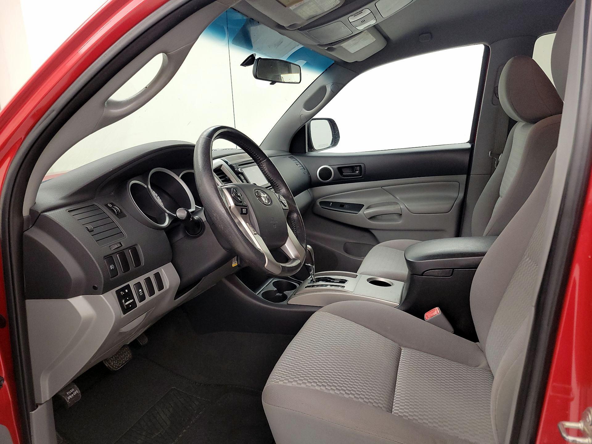 Thumbnail: 2015 Toyota Tacoma - 11