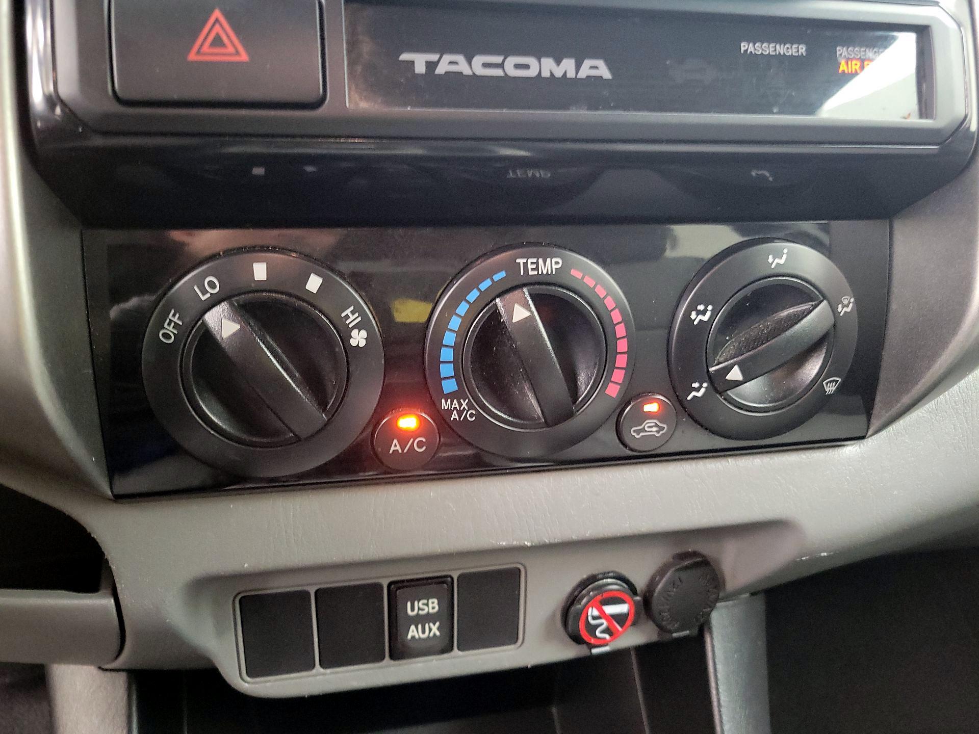 Thumbnail: 2015 Toyota Tacoma - 16