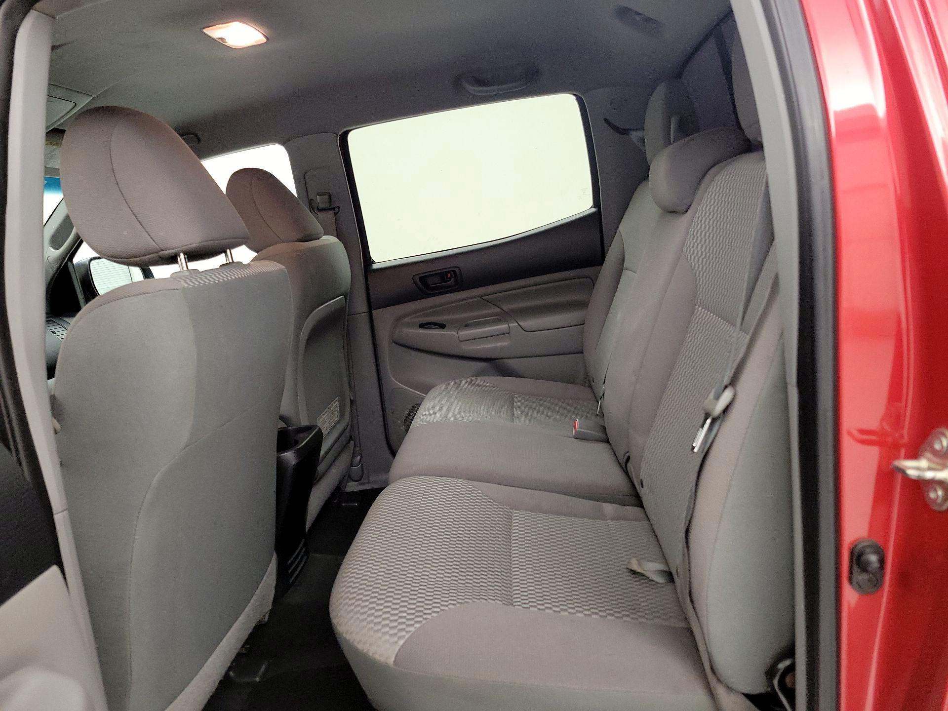 Thumbnail: 2015 Toyota Tacoma - 19