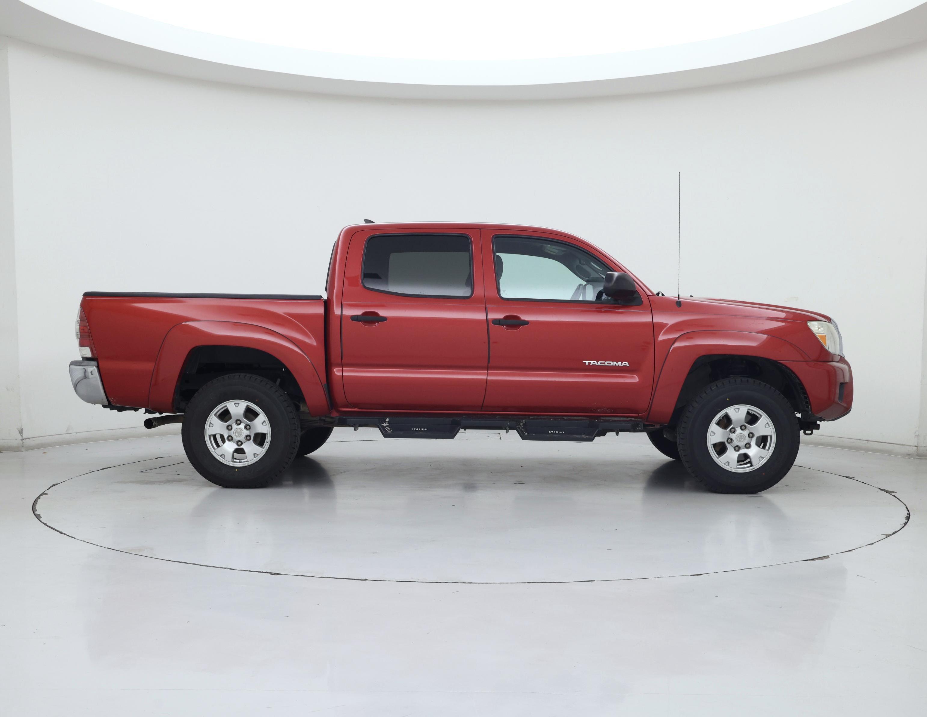 Thumbnail: 2015 Toyota Tacoma - 7