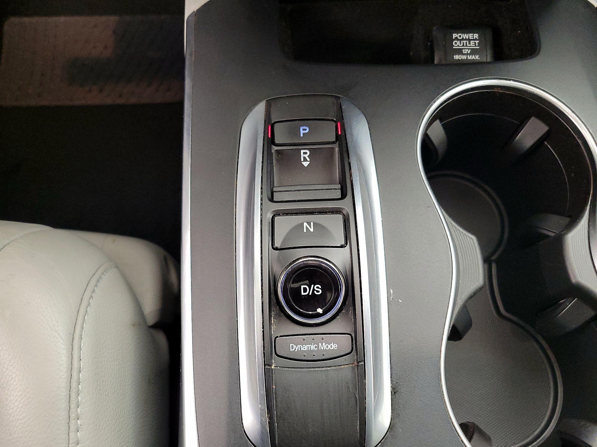 Thumbnail: 2017 Acura MDX - 17