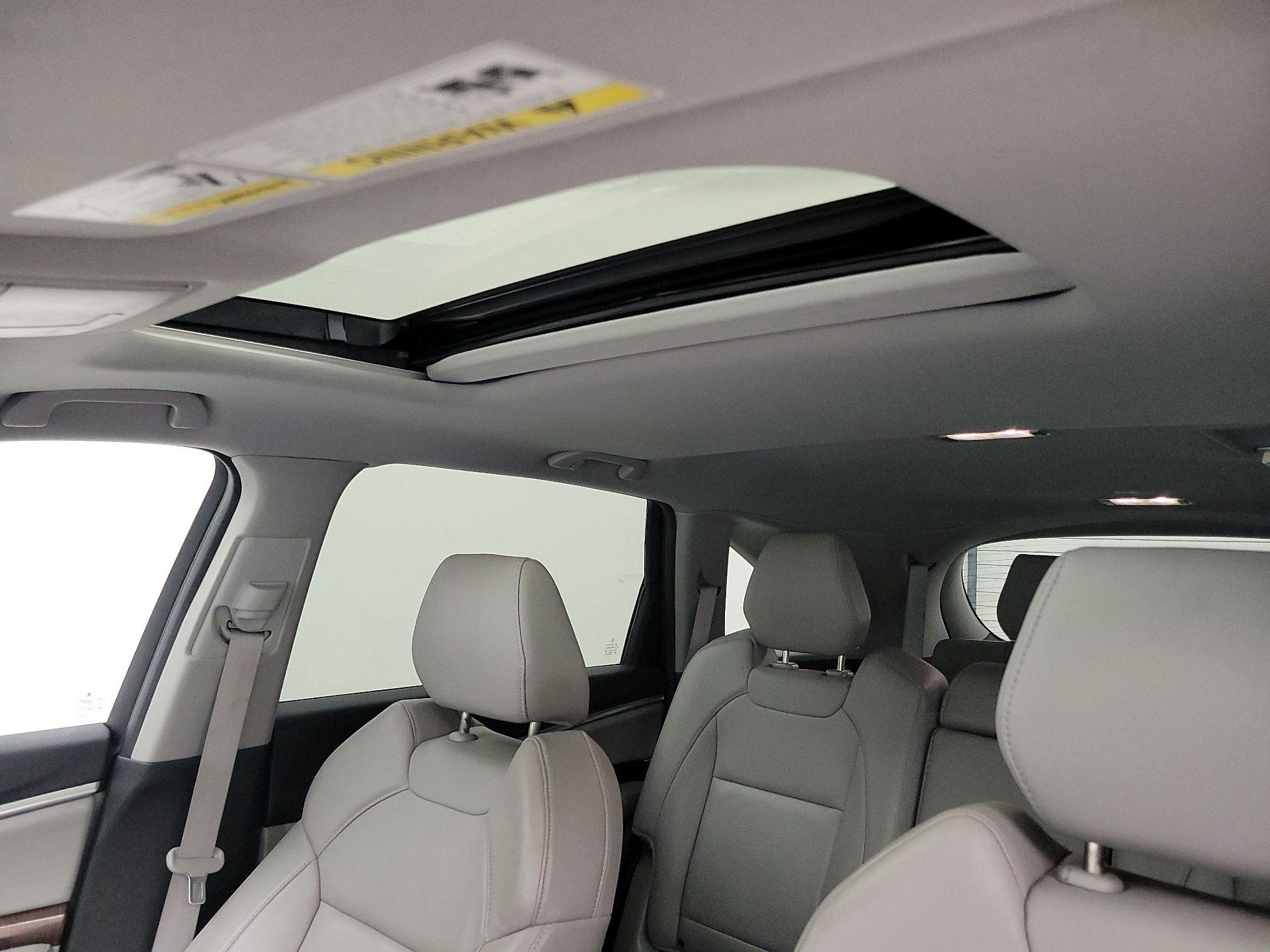 Thumbnail: 2017 Acura MDX - 19