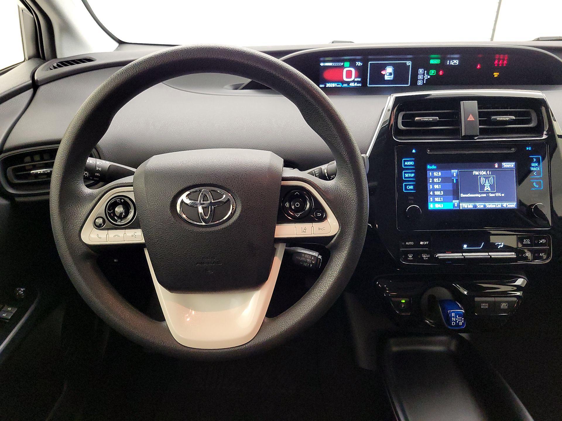 Thumbnail: 2017 Toyota Prius - 10