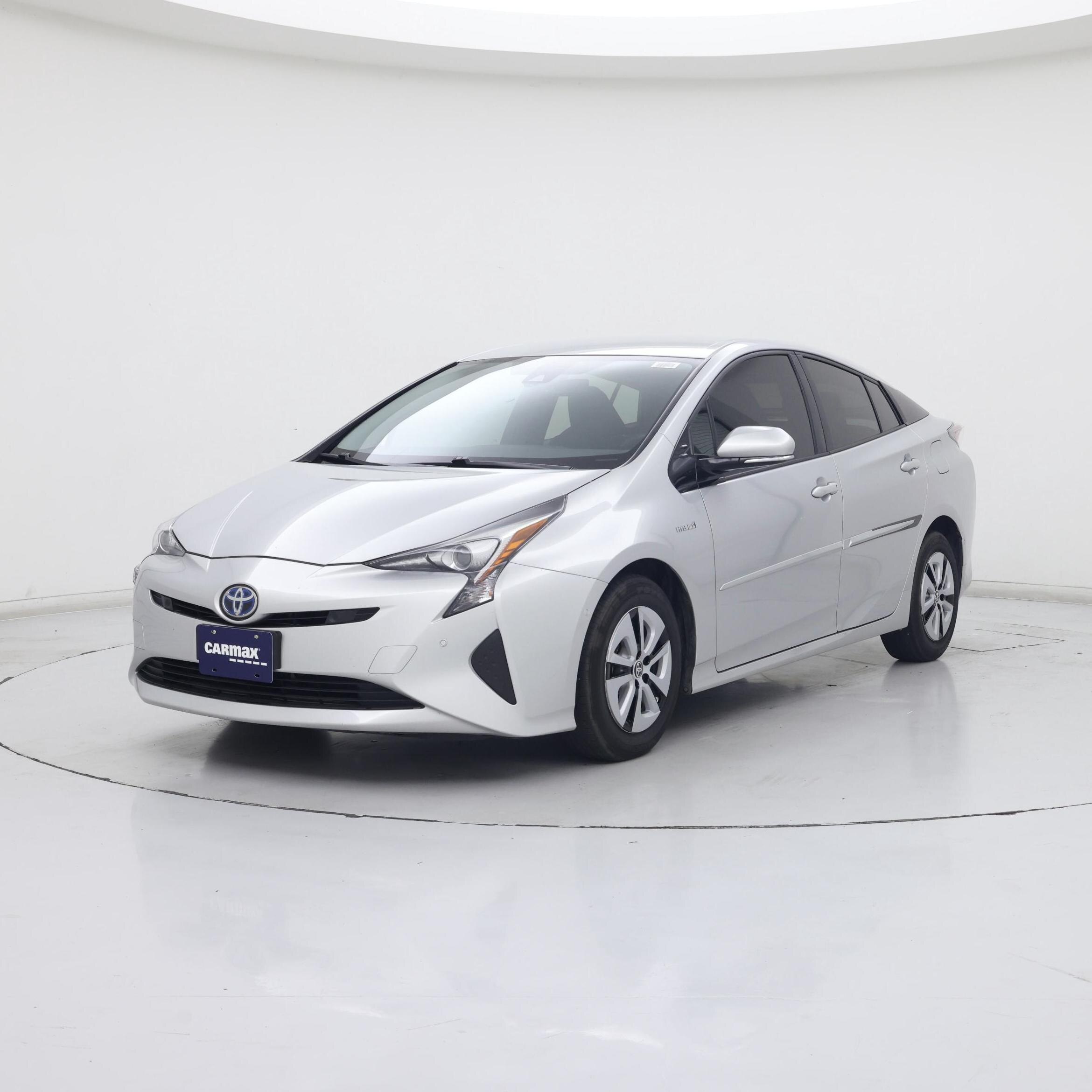 Thumbnail: 2017 Toyota Prius - 4