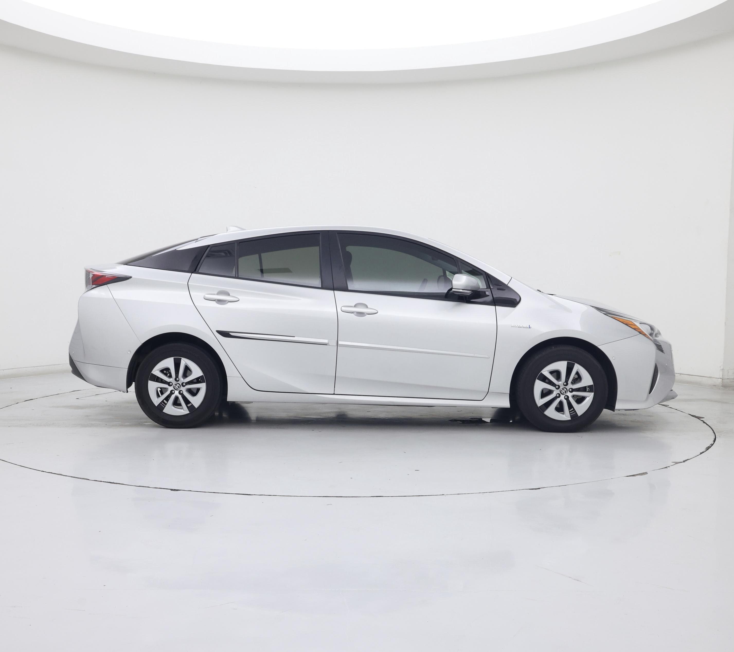 Thumbnail: 2017 Toyota Prius - 7