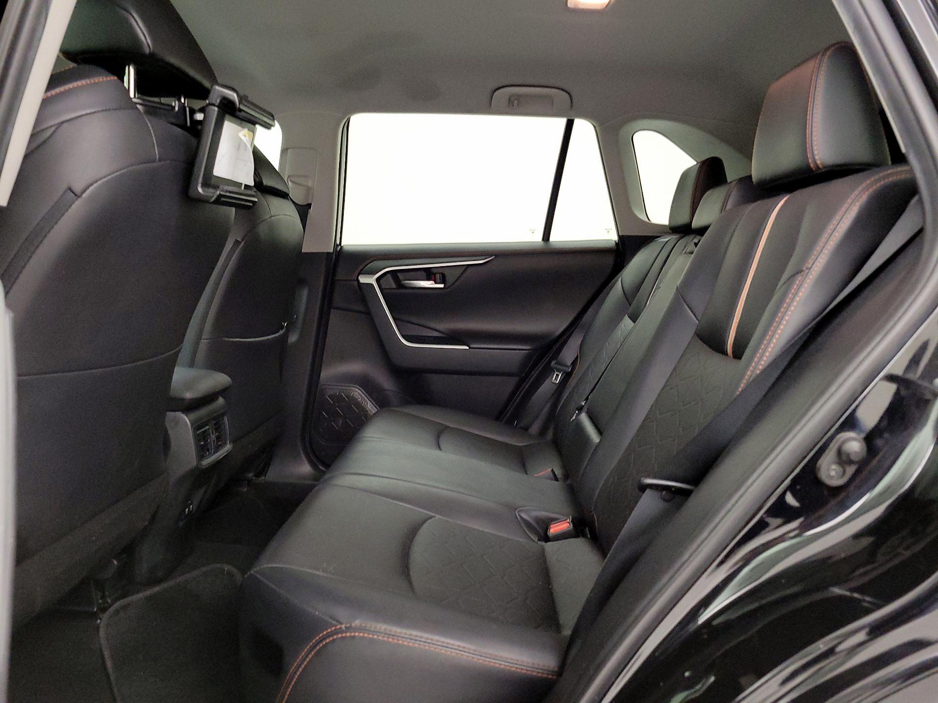Thumbnail: 2019 Toyota RAV4 - 19