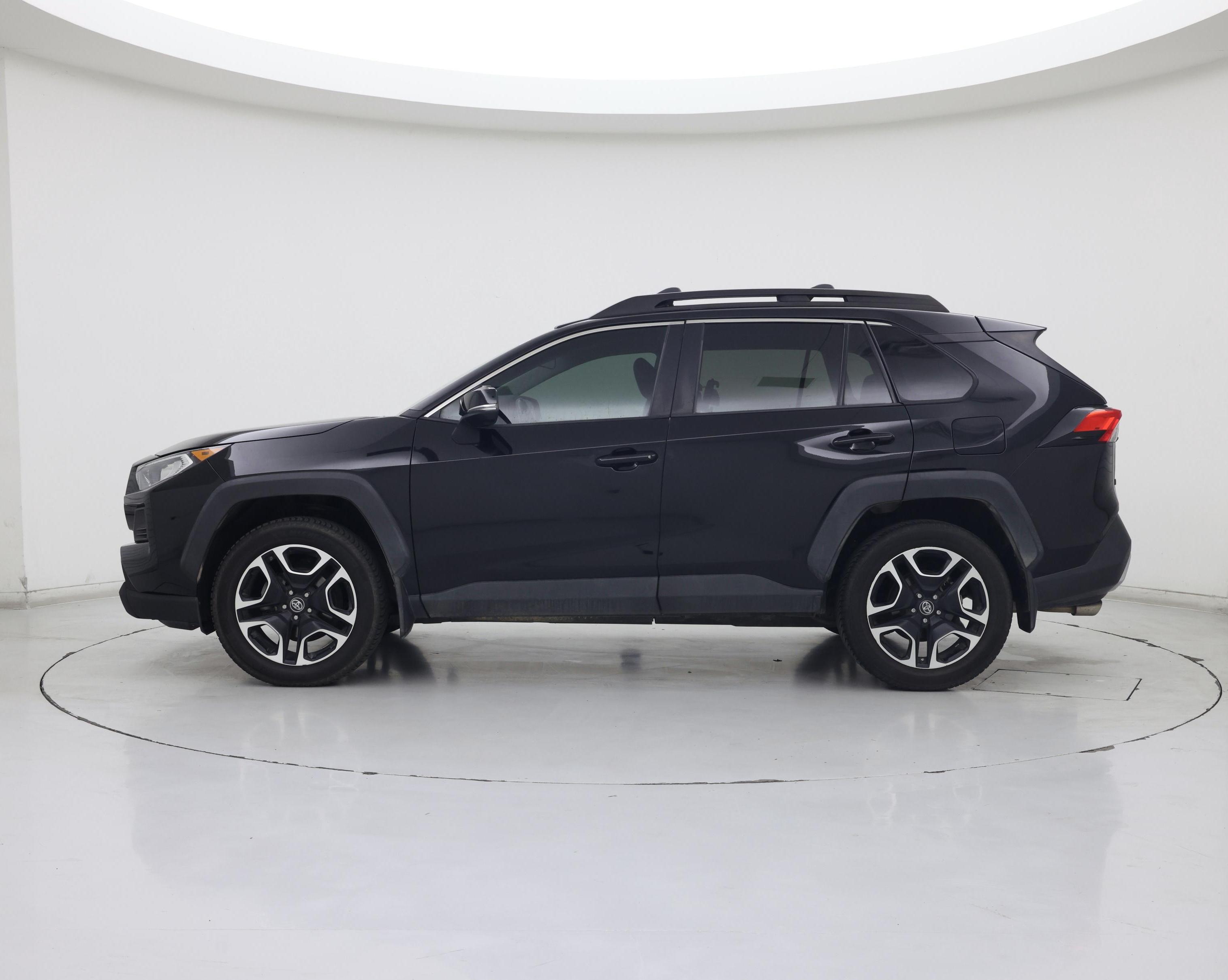 Thumbnail: 2019 Toyota RAV4 - 3
