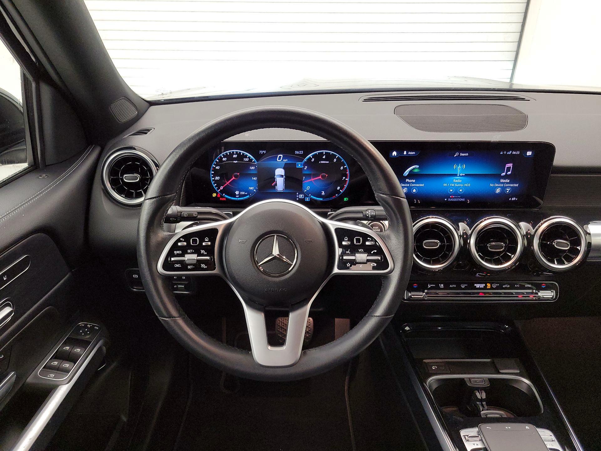 Thumbnail: 2020 Mercedes-Benz GLB - 10