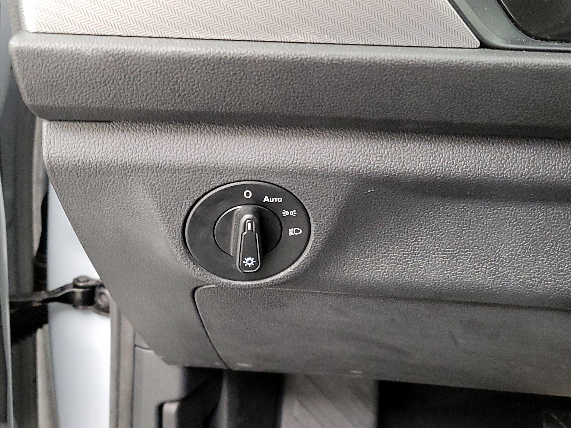 Thumbnail: 2019 Volkswagen Jetta - 13