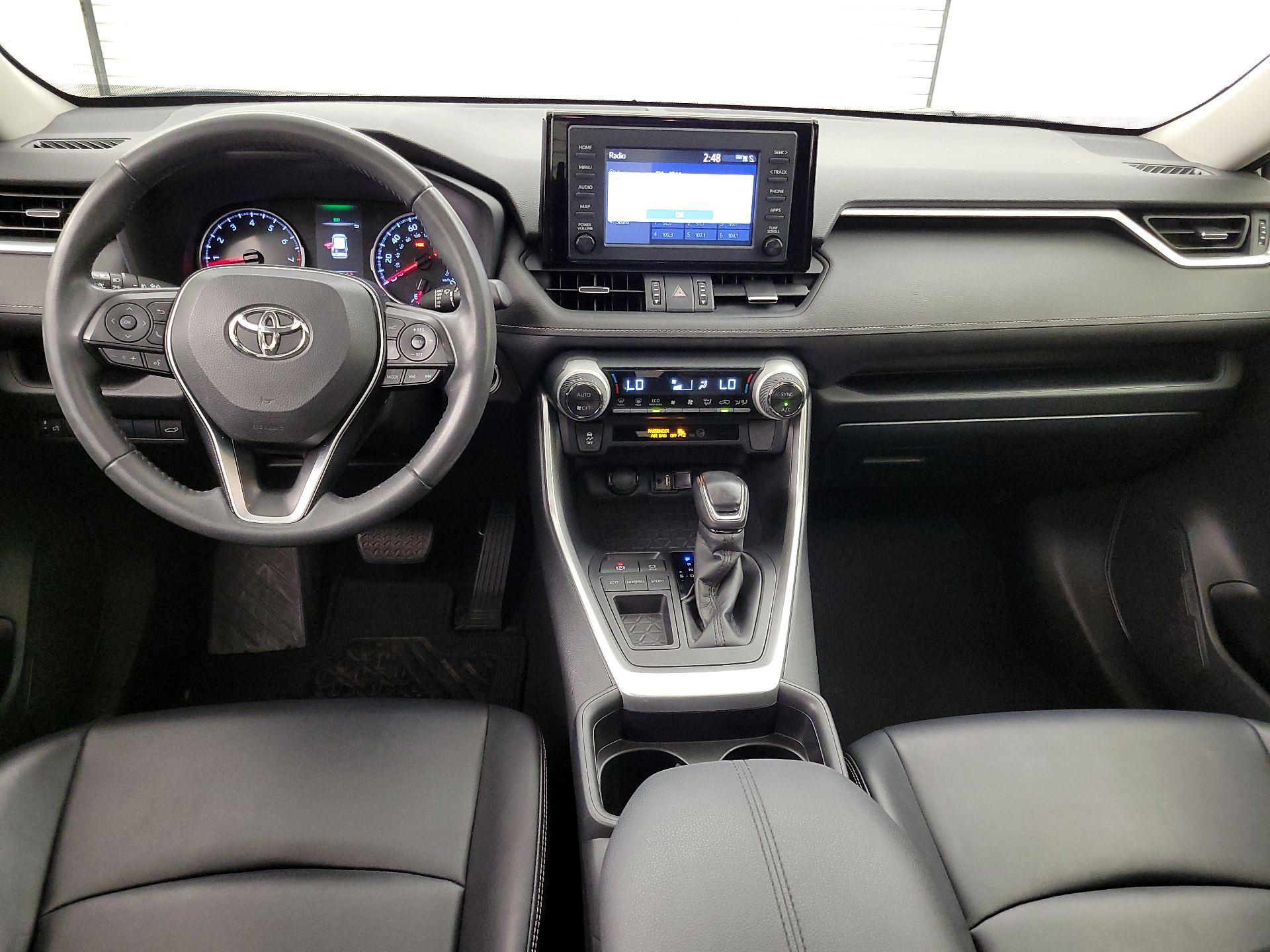 Thumbnail: 2019 Toyota RAV4 - 9