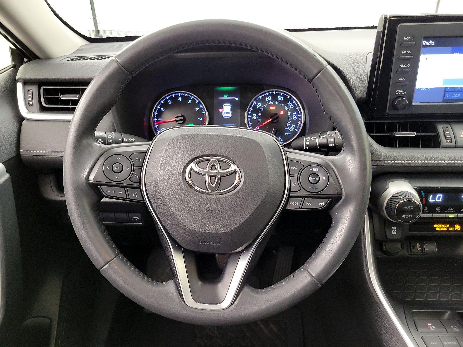 Thumbnail: 2019 Toyota RAV4 - 10