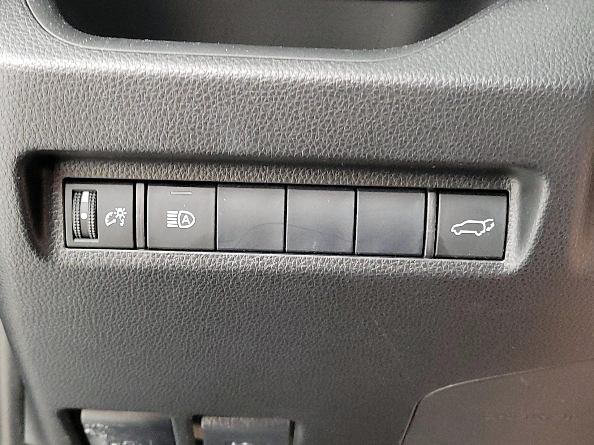 Thumbnail: 2019 Toyota RAV4 - 13