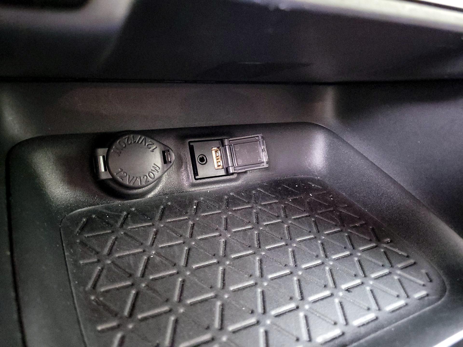 Thumbnail: 2019 Toyota RAV4 - 18