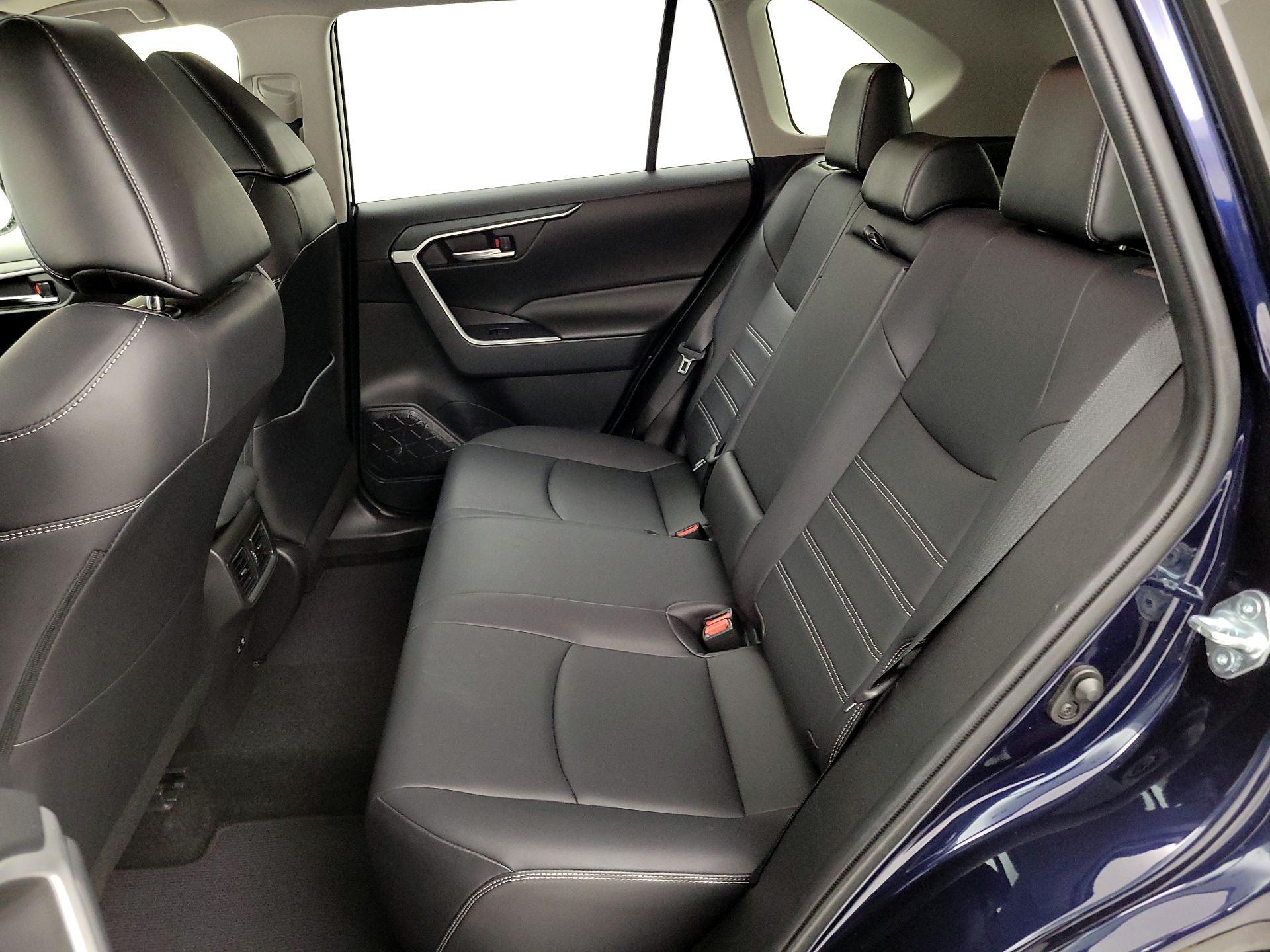 Thumbnail: 2019 Toyota RAV4 - 20