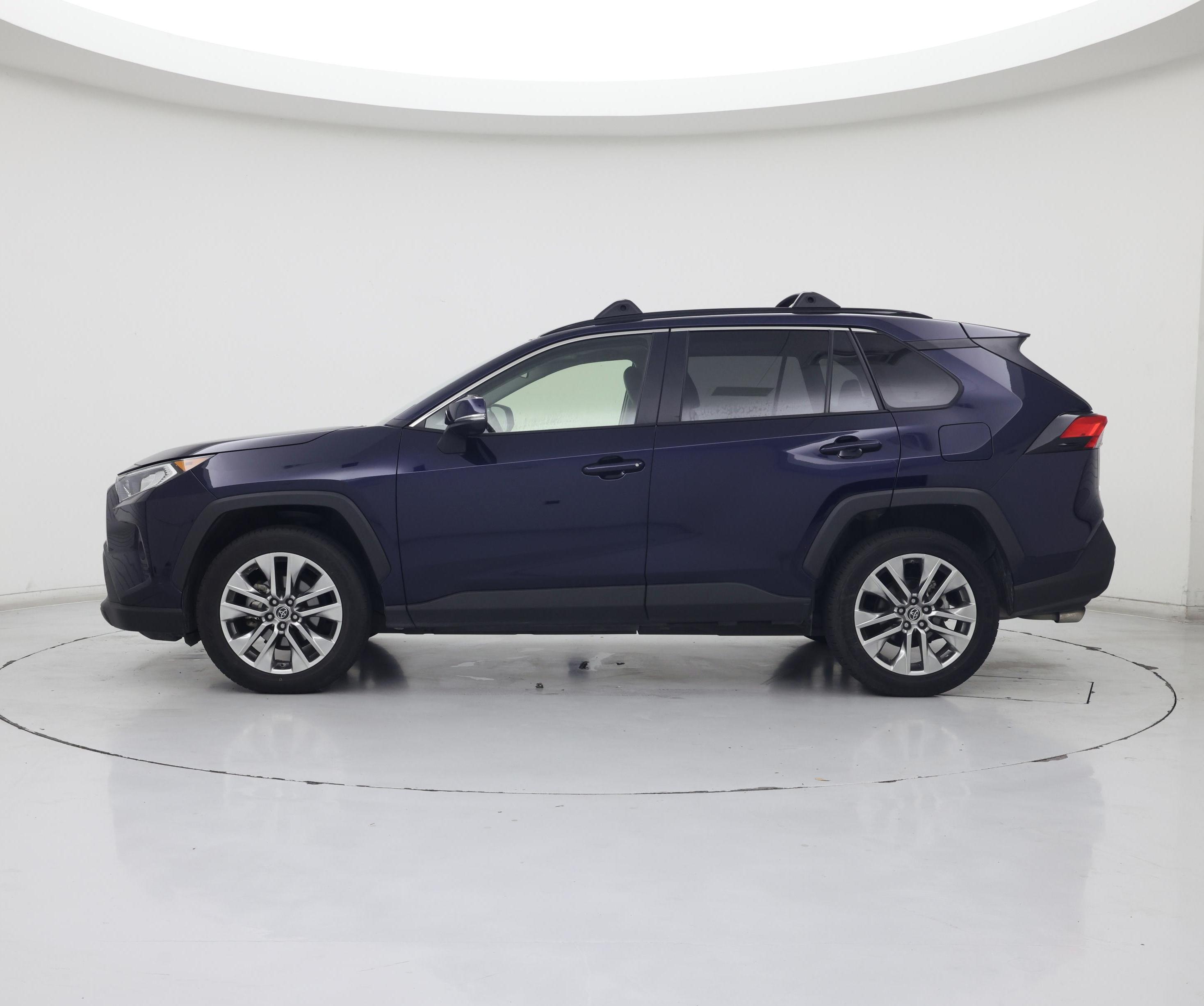 Thumbnail: 2019 Toyota RAV4 - 3