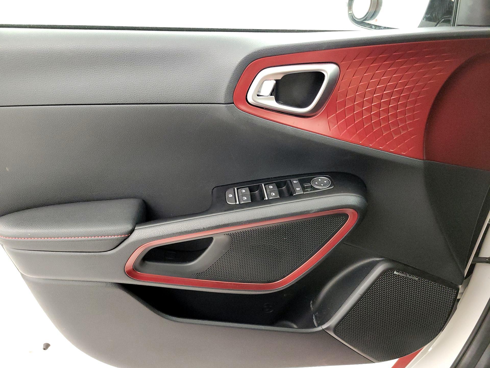 Thumbnail: 2020 Kia Soul - 12