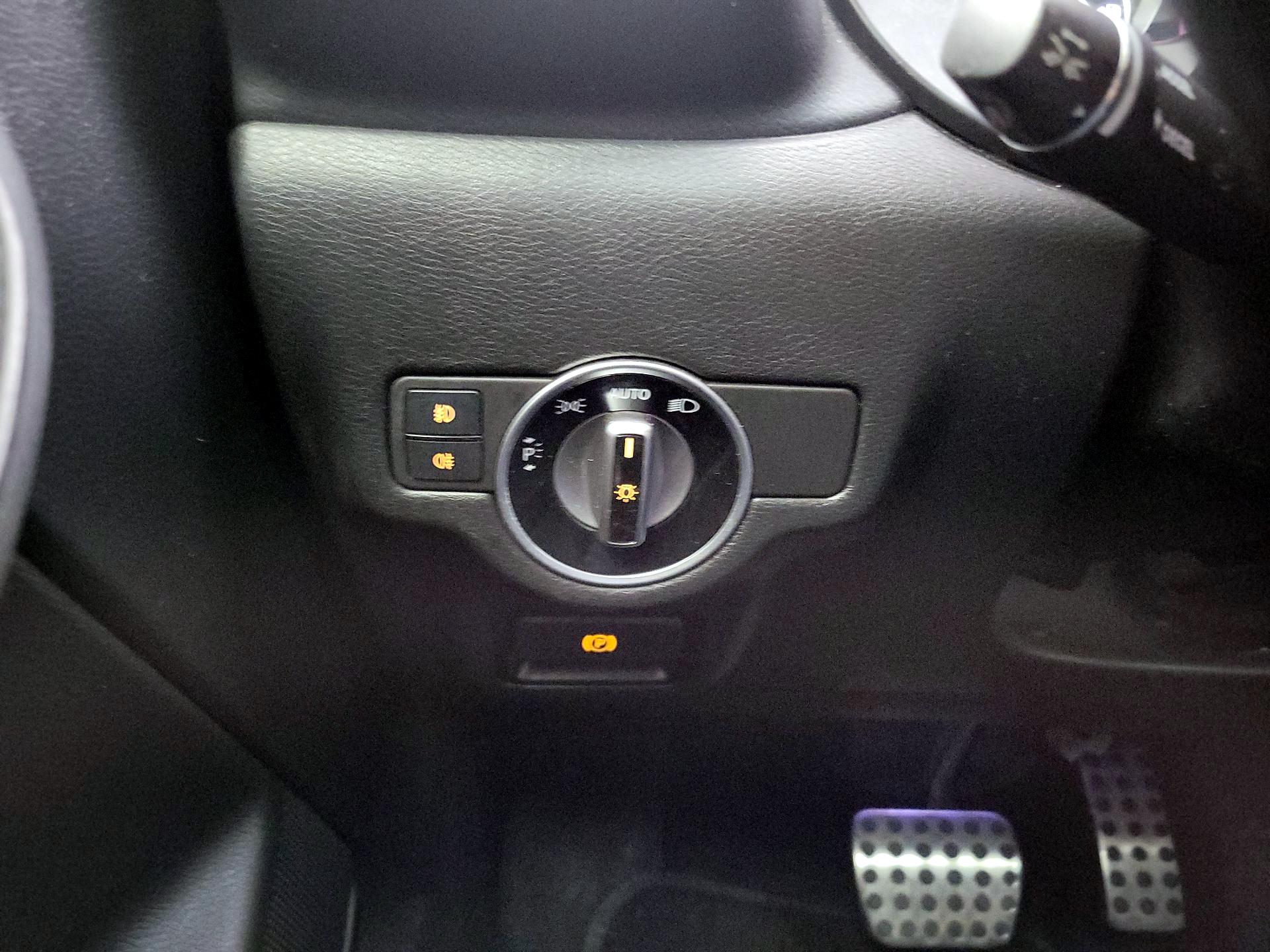 Thumbnail: 2018 INFINITI QX30 - 13