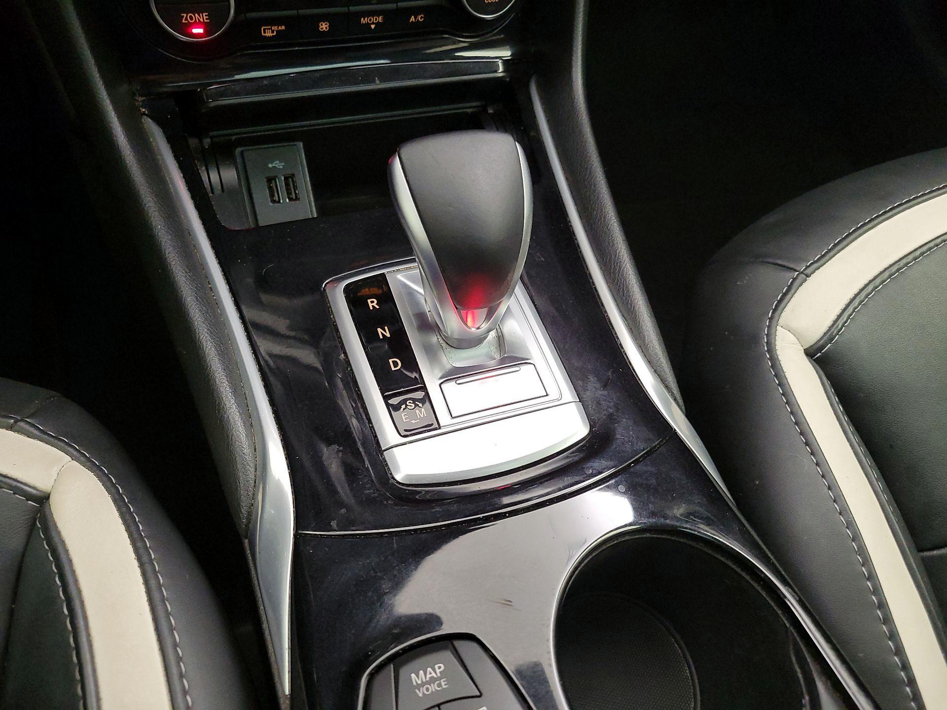 Thumbnail: 2018 INFINITI QX30 - 18