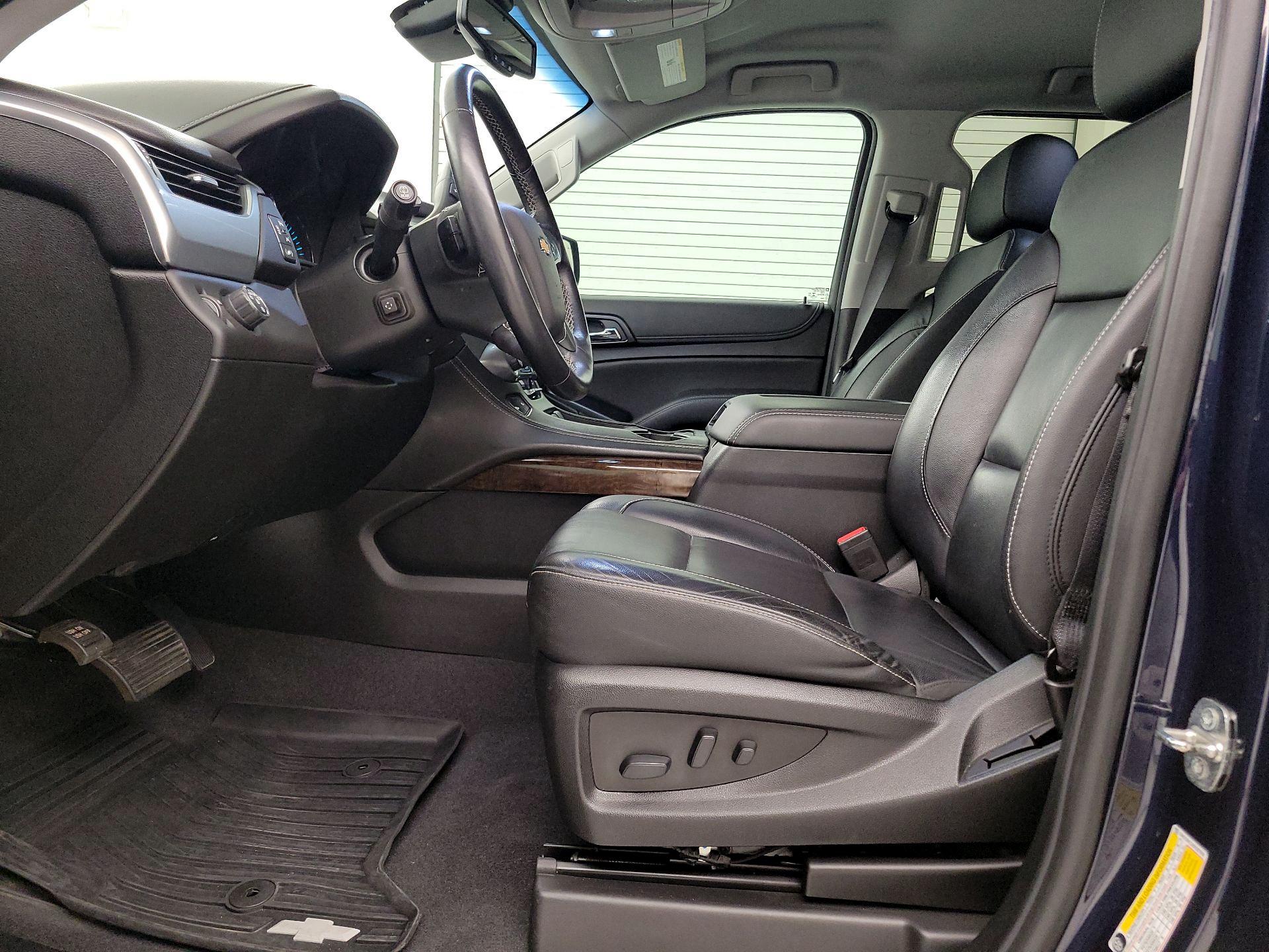 Thumbnail: 2019 Chevrolet Tahoe - 11