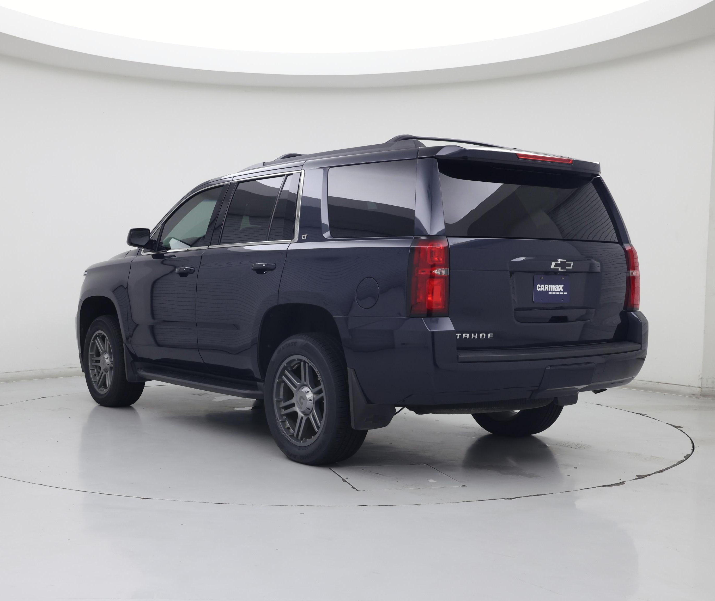 Thumbnail: 2019 Chevrolet Tahoe - 2