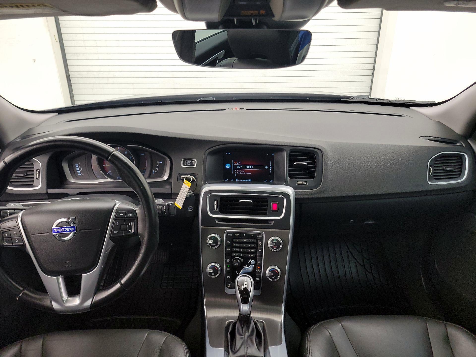 Thumbnail: 2016 Volvo S60 - 9